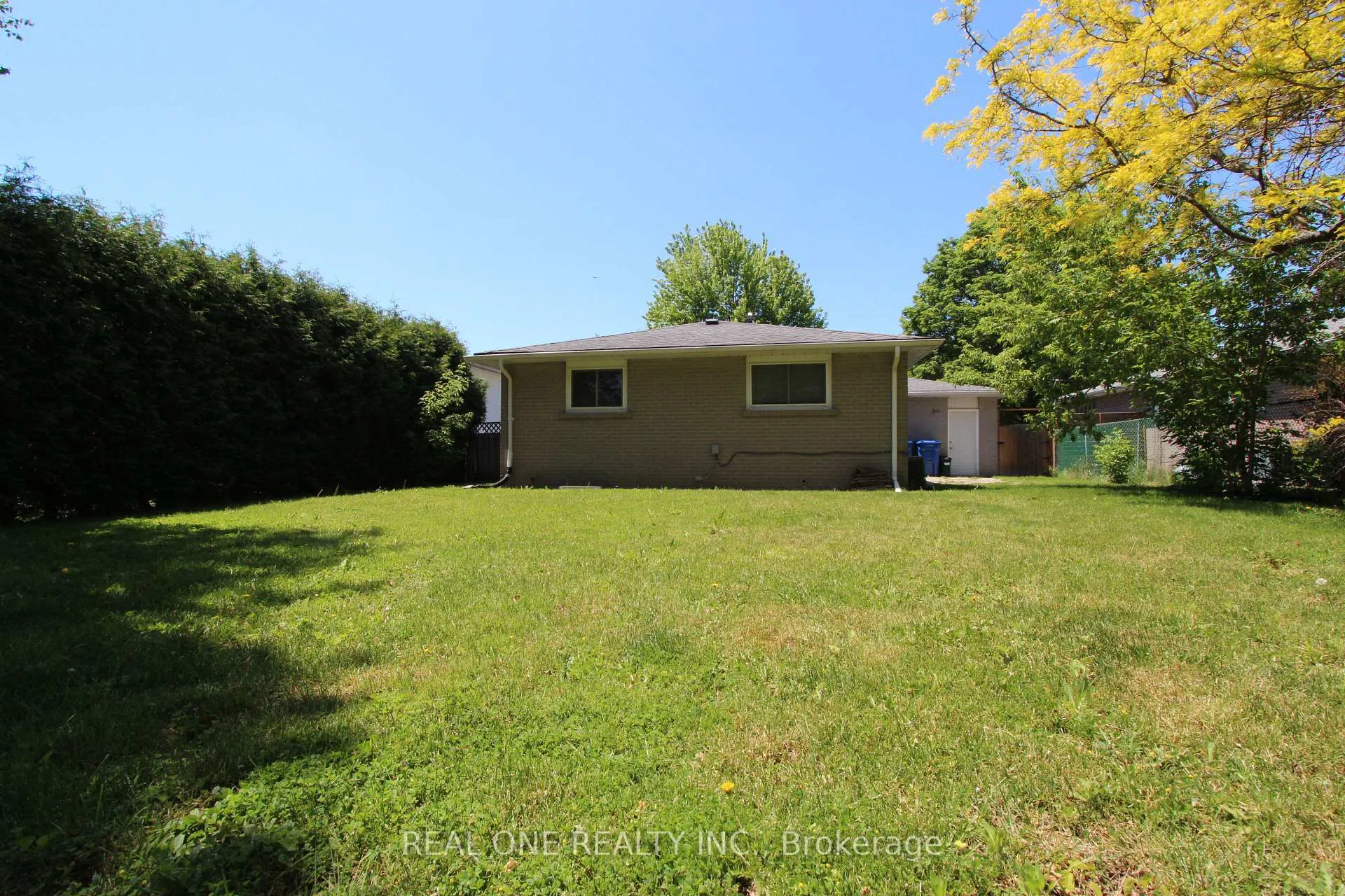 Photo 29 of 25 Bigwin Drive, Aurora, Aurora Heights — HOMEH