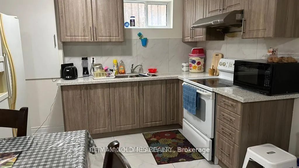 Photo 7 of Unit Bsmt, 5 Scarlett Drive, Brampton, Fletcher's Creek South — HOMEH