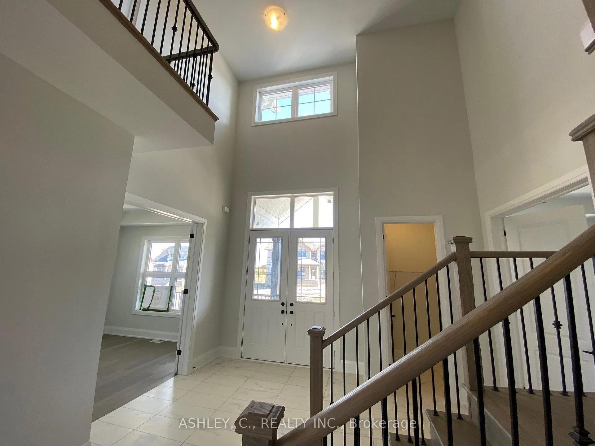 Photo 3 of 20 Chinaberry Road, Caledon, Alton — HOMEH