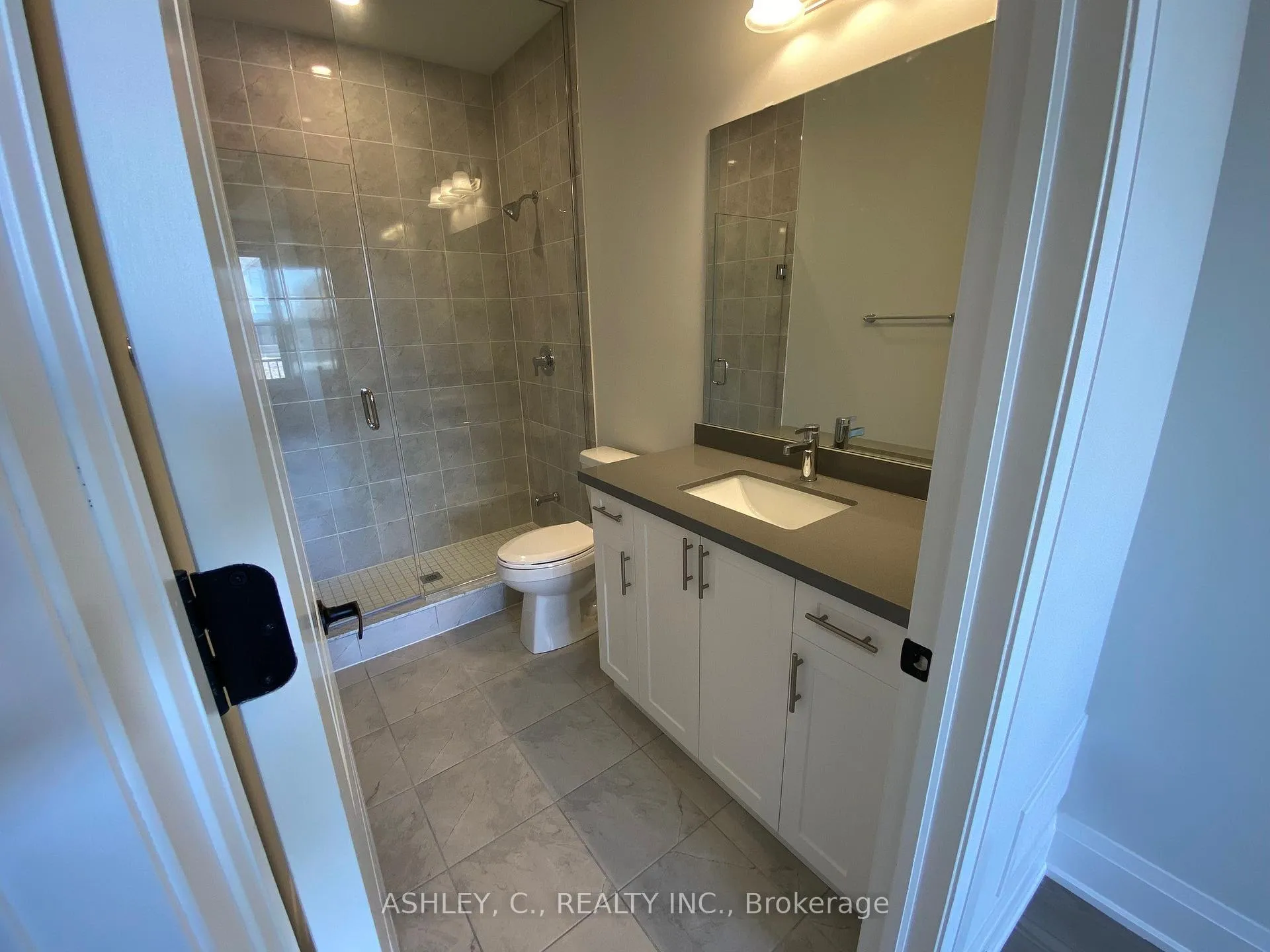 Photo 6 of 20 Chinaberry Road, Caledon, Alton — HOMEH