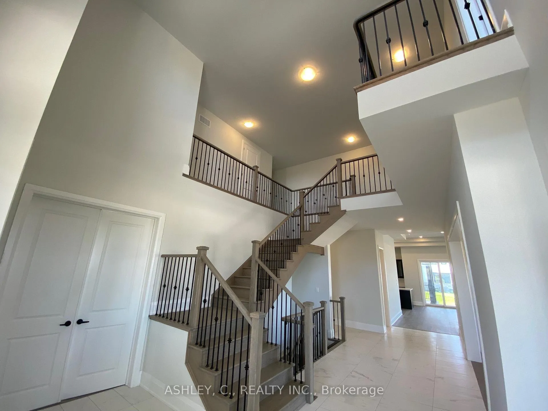 Photo 7 of 20 Chinaberry Road, Caledon, Alton — HOMEH