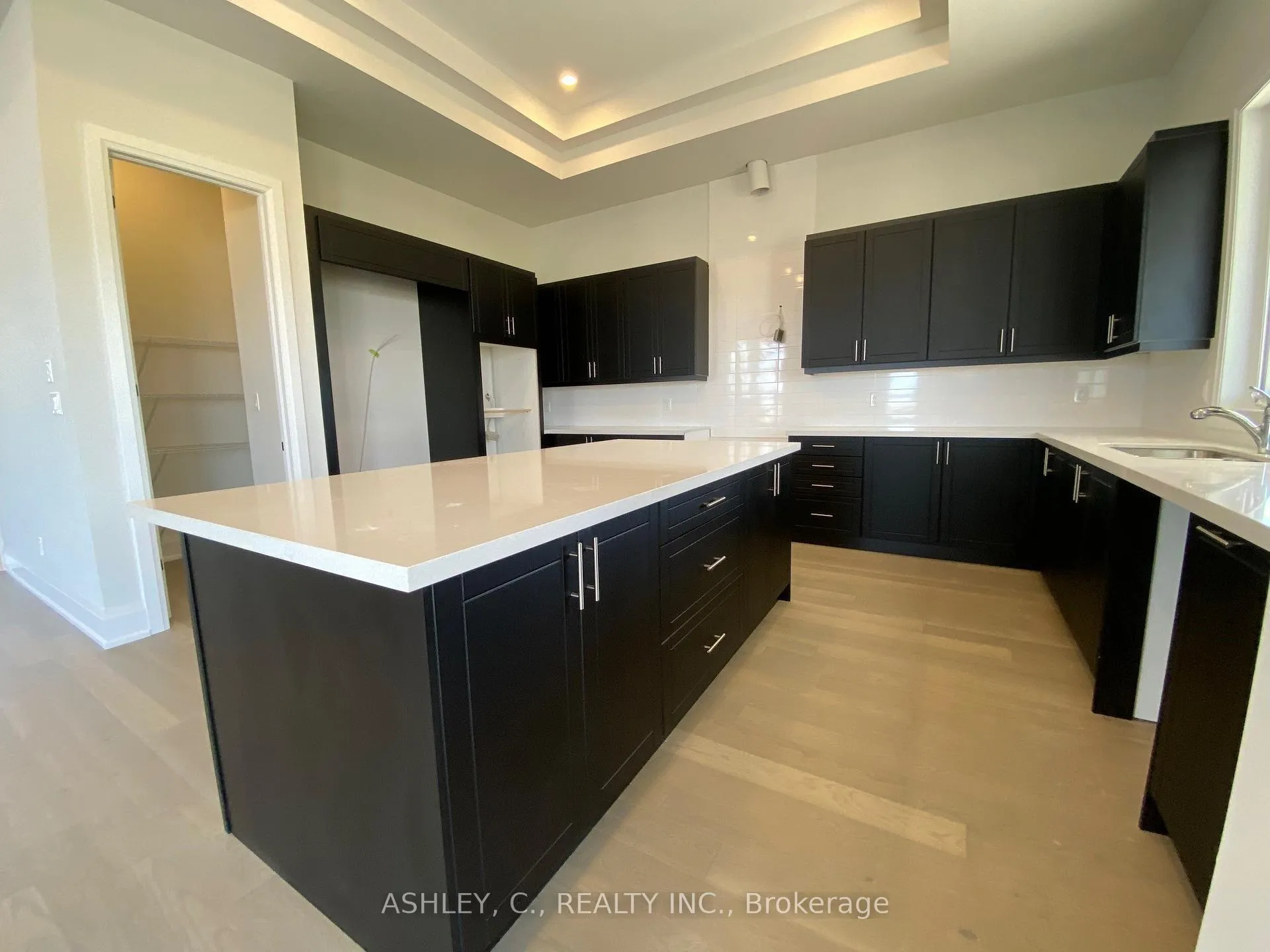 Photo 12 of 20 Chinaberry Road, Caledon, Alton — HOMEH