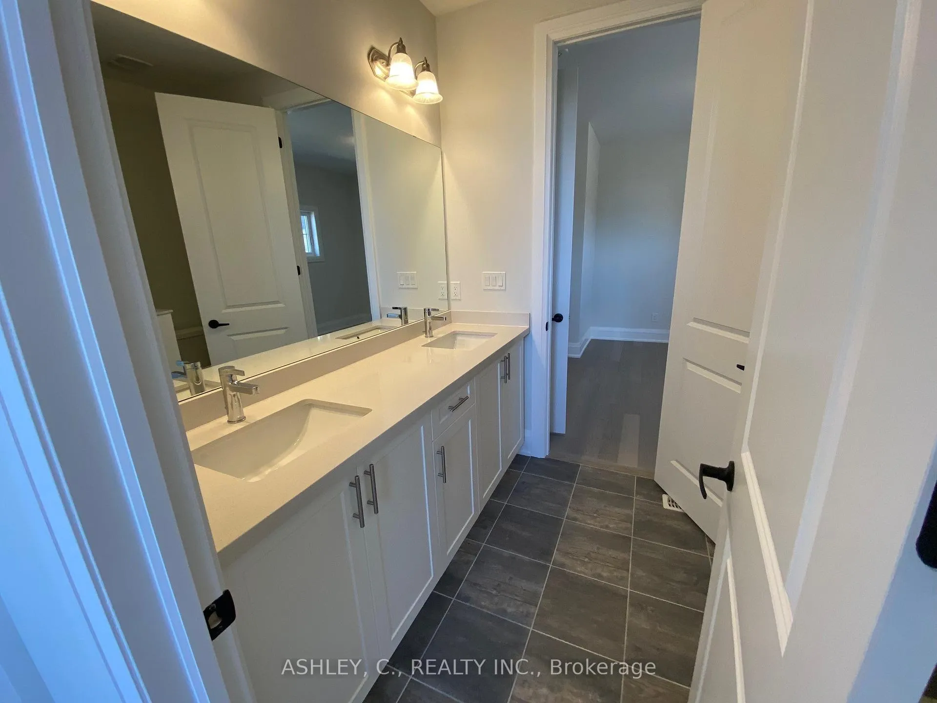 Photo 21 of 20 Chinaberry Road, Caledon, Alton — HOMEH