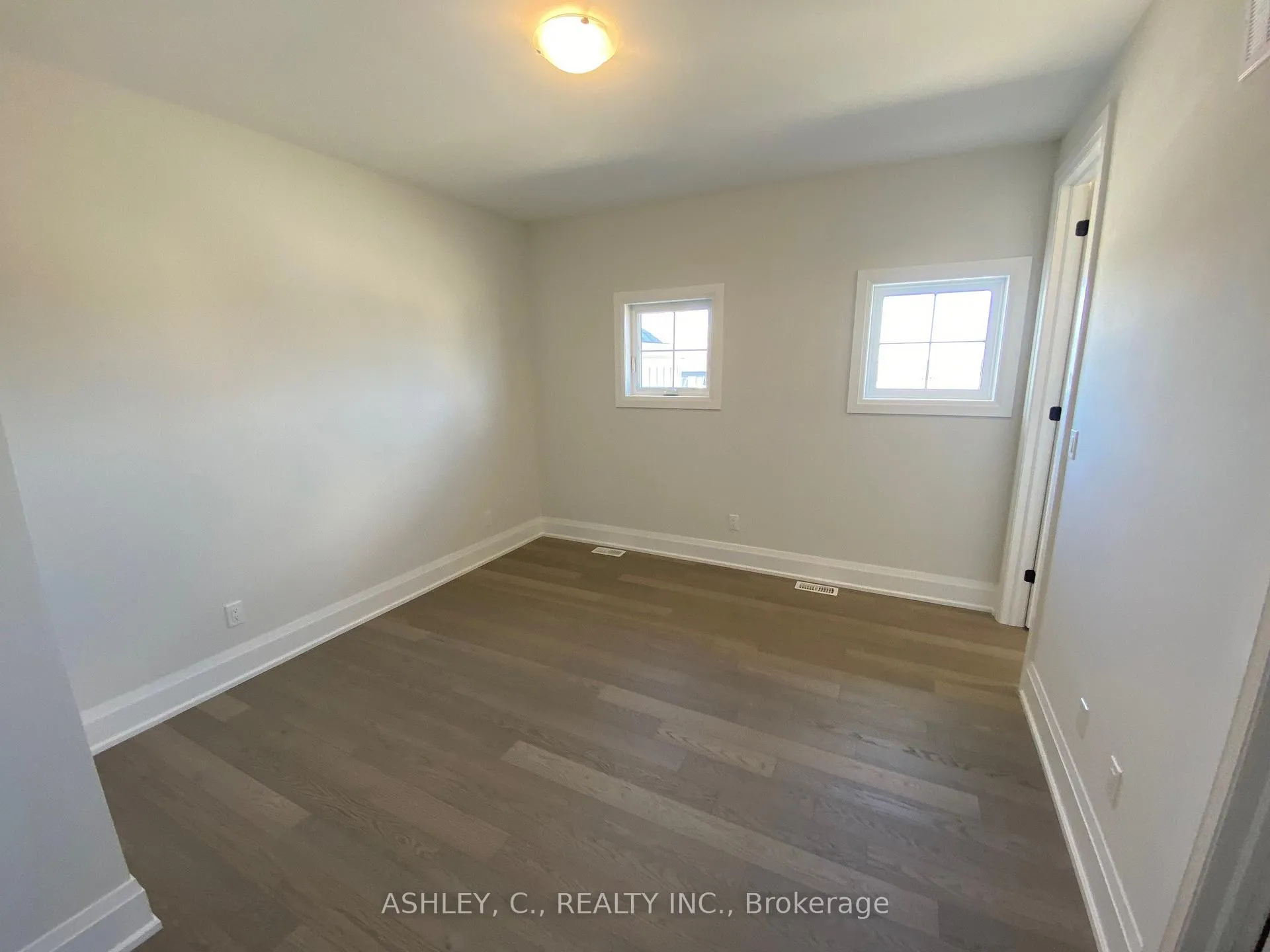 Photo 23 of 20 Chinaberry Road, Caledon, Alton — HOMEH