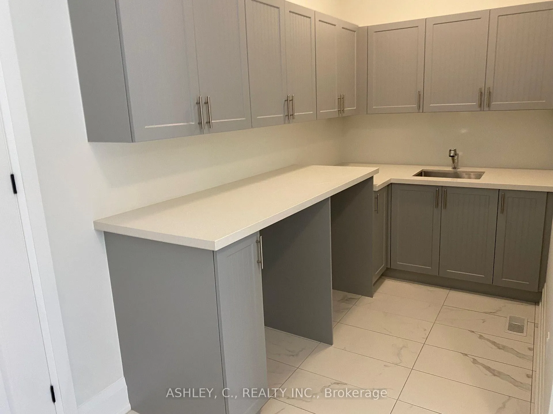Photo 27 of 20 Chinaberry Road, Caledon, Alton — HOMEH