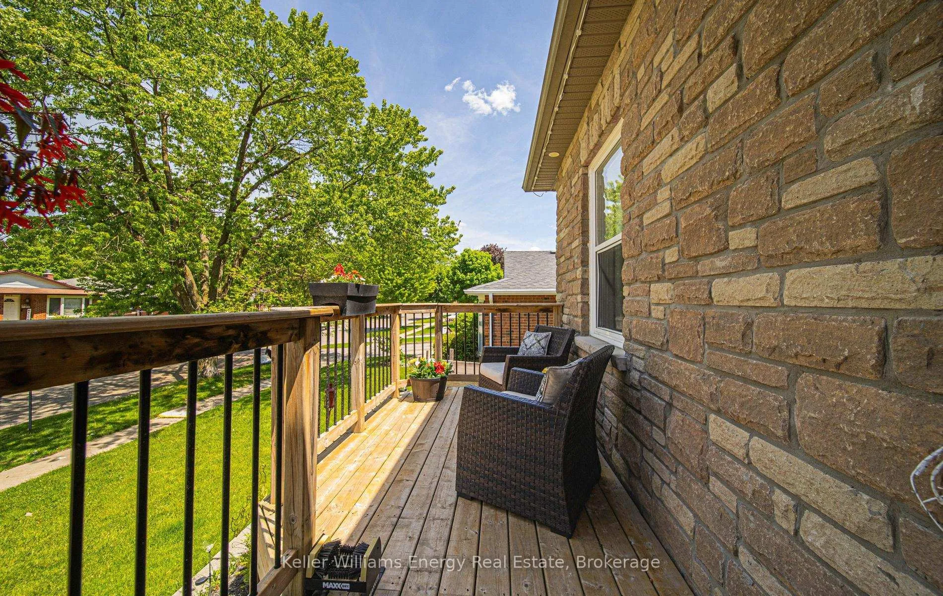 Photo 2 of 929 Dublin Street, Whitby, Pringle Creek — HOMEH