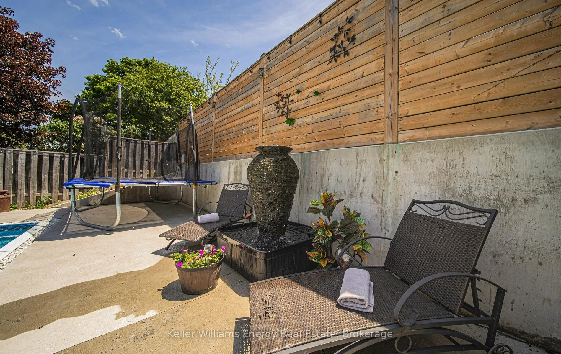 Photo 43 of 929 Dublin Street, Whitby, Pringle Creek — HOMEH