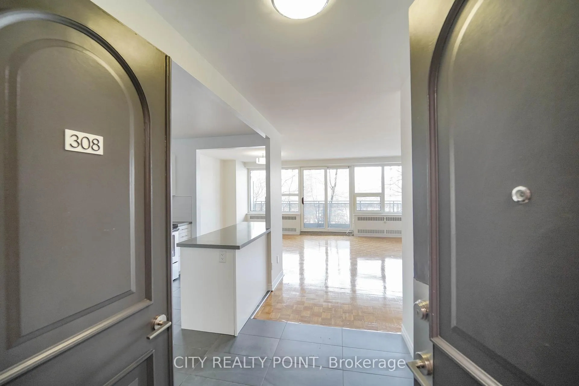 Photo 2 of Unit 705, 10 Shallmar Boulevard, Toronto, Forest Hill North — HOMEH