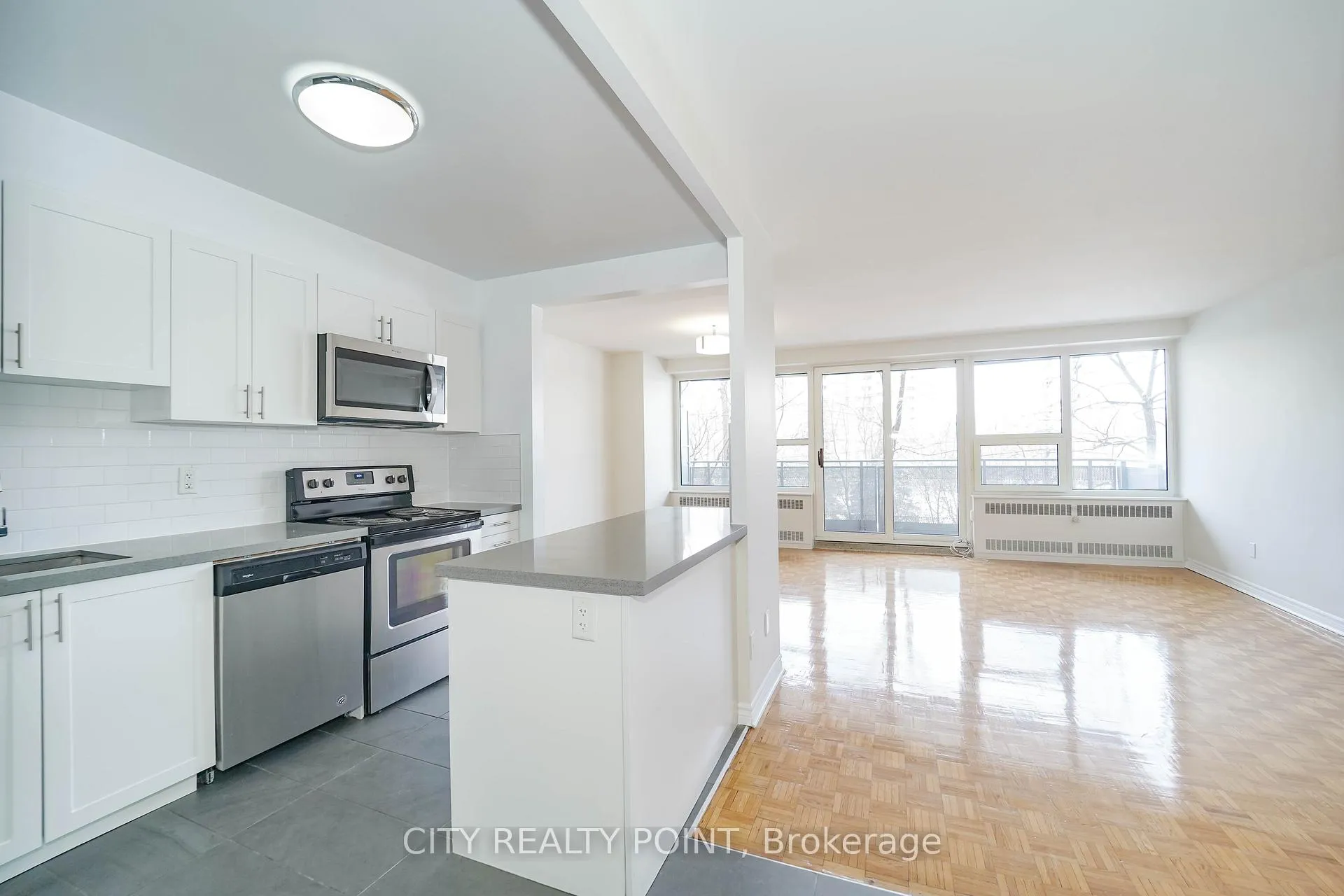 Photo 3 of Unit 705, 10 Shallmar Boulevard, Toronto, Forest Hill North — HOMEH