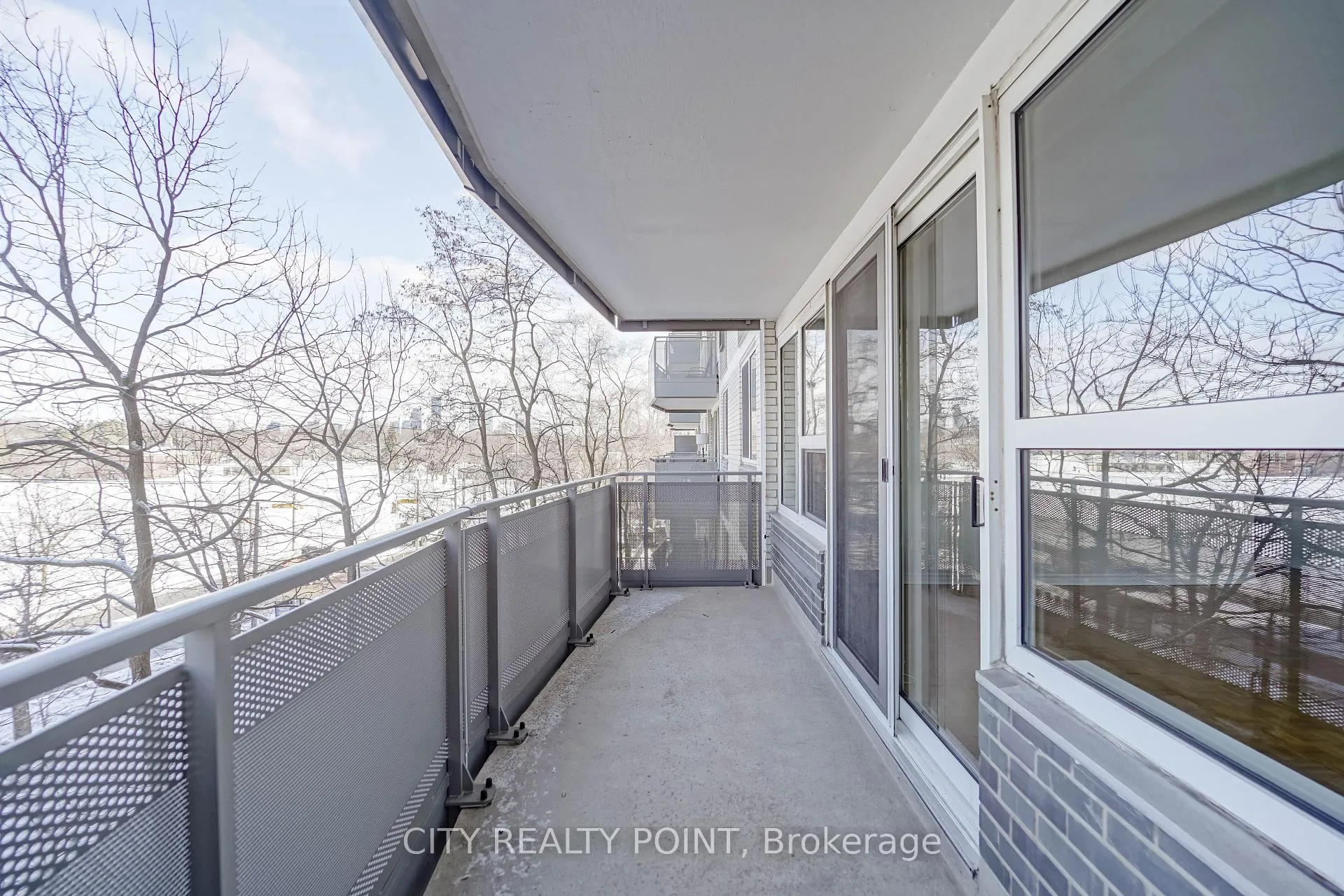 Photo 5 of Unit 705, 10 Shallmar Boulevard, Toronto, Forest Hill North — HOMEH