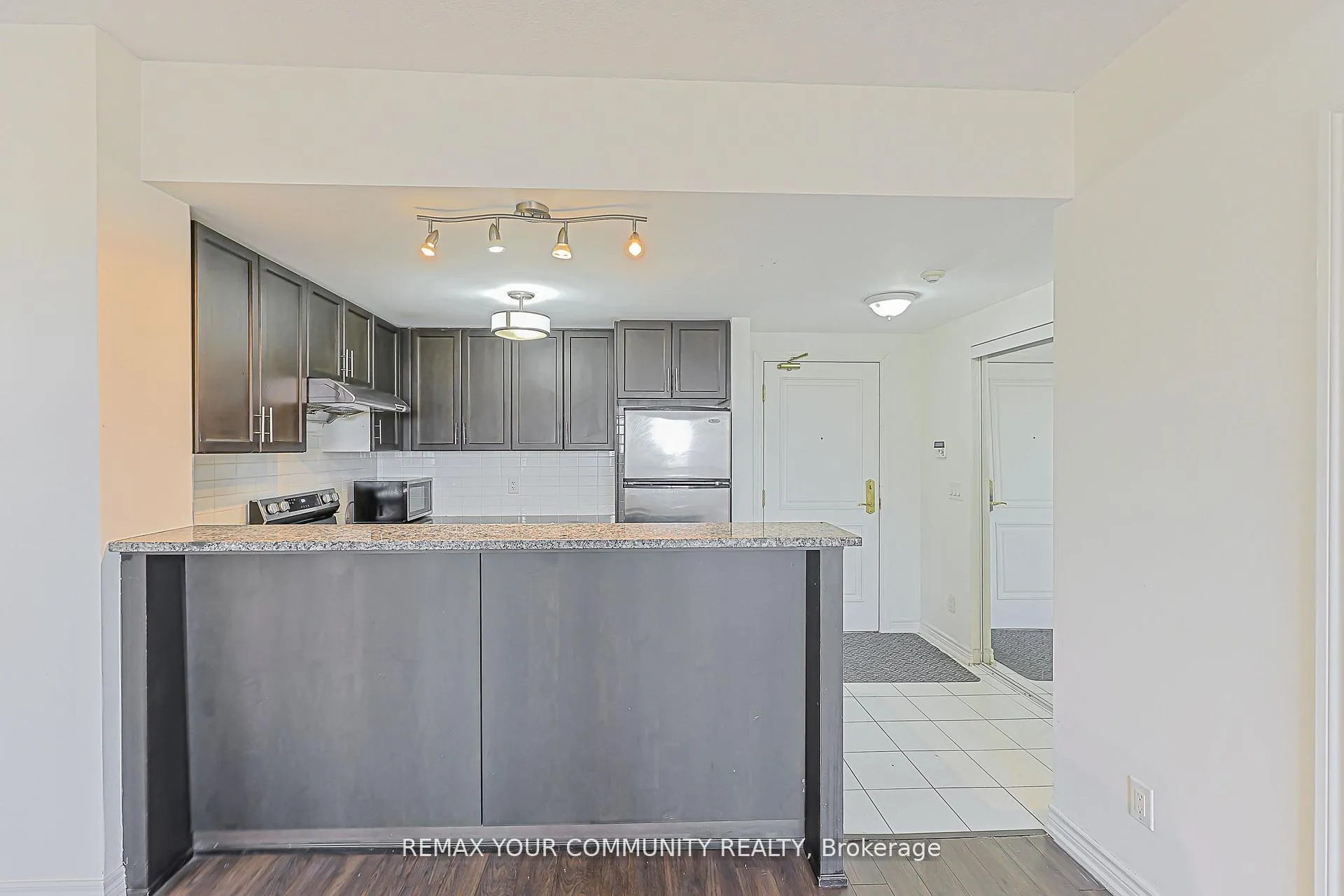 Photo 7 of Unit 1007, 9245 Jane Street, Vaughan, Maple — HOMEH