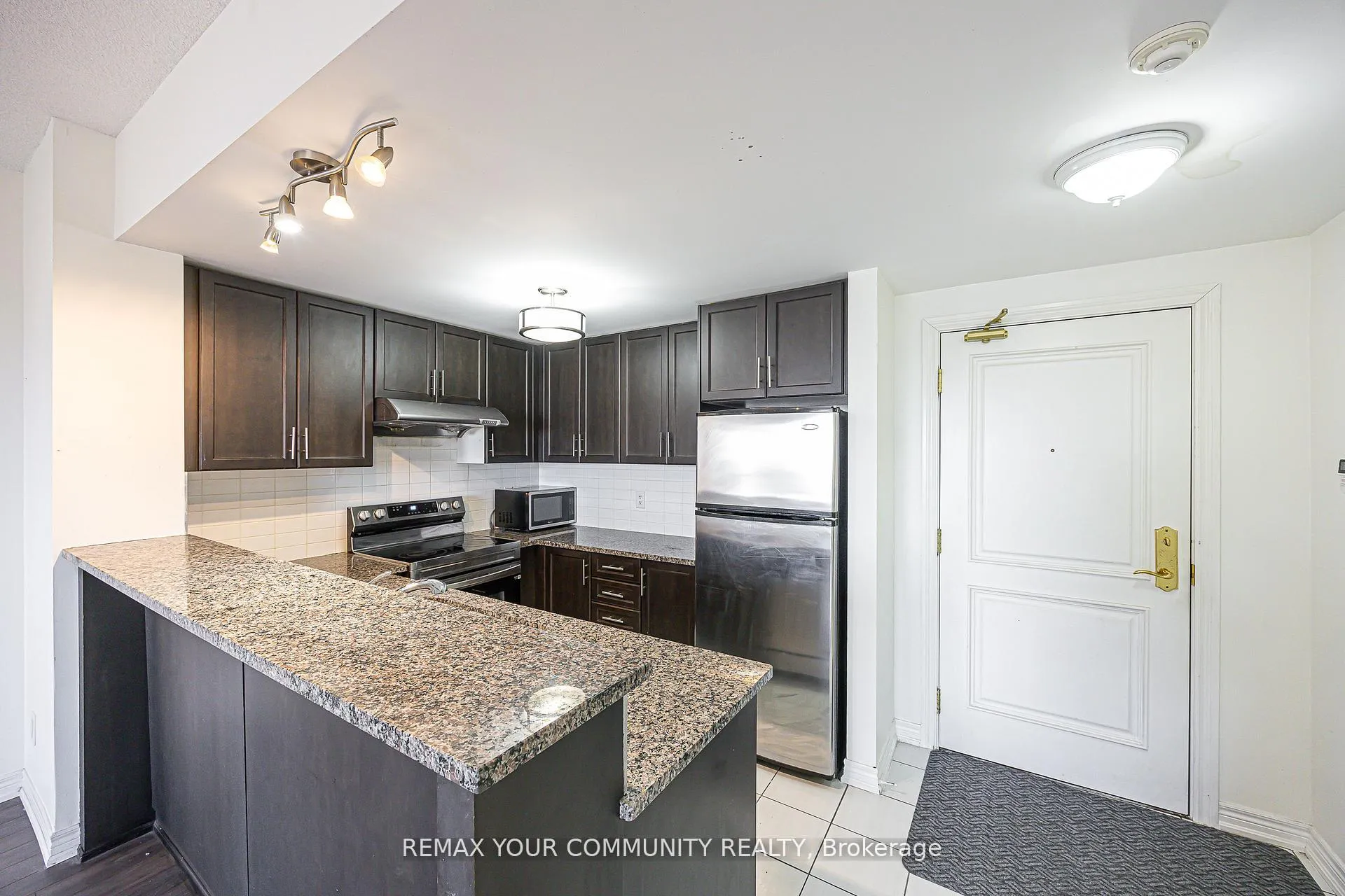 Photo 8 of Unit 1007, 9245 Jane Street, Vaughan, Maple — HOMEH