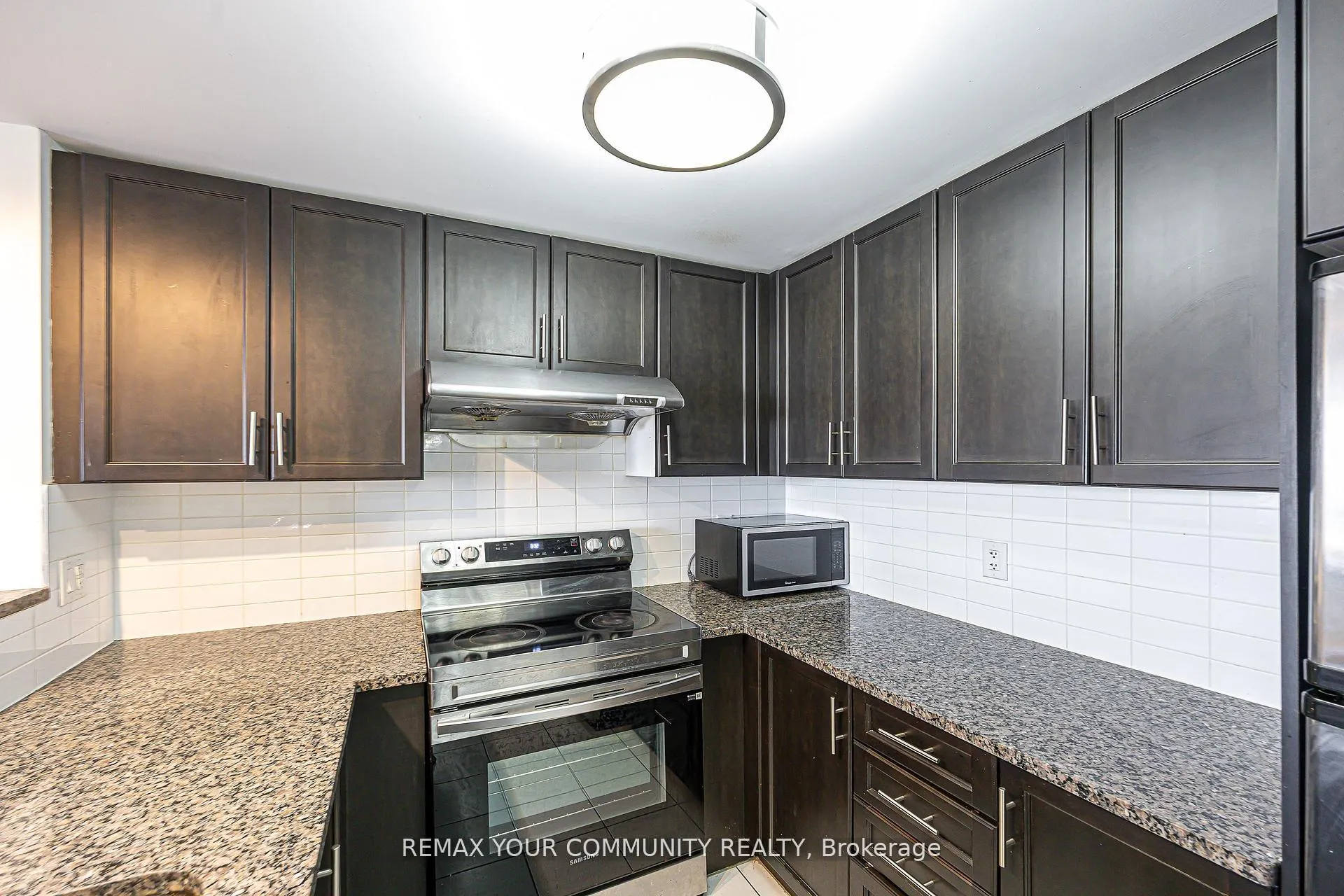 Photo 9 of Unit 1007, 9245 Jane Street, Vaughan, Maple — HOMEH