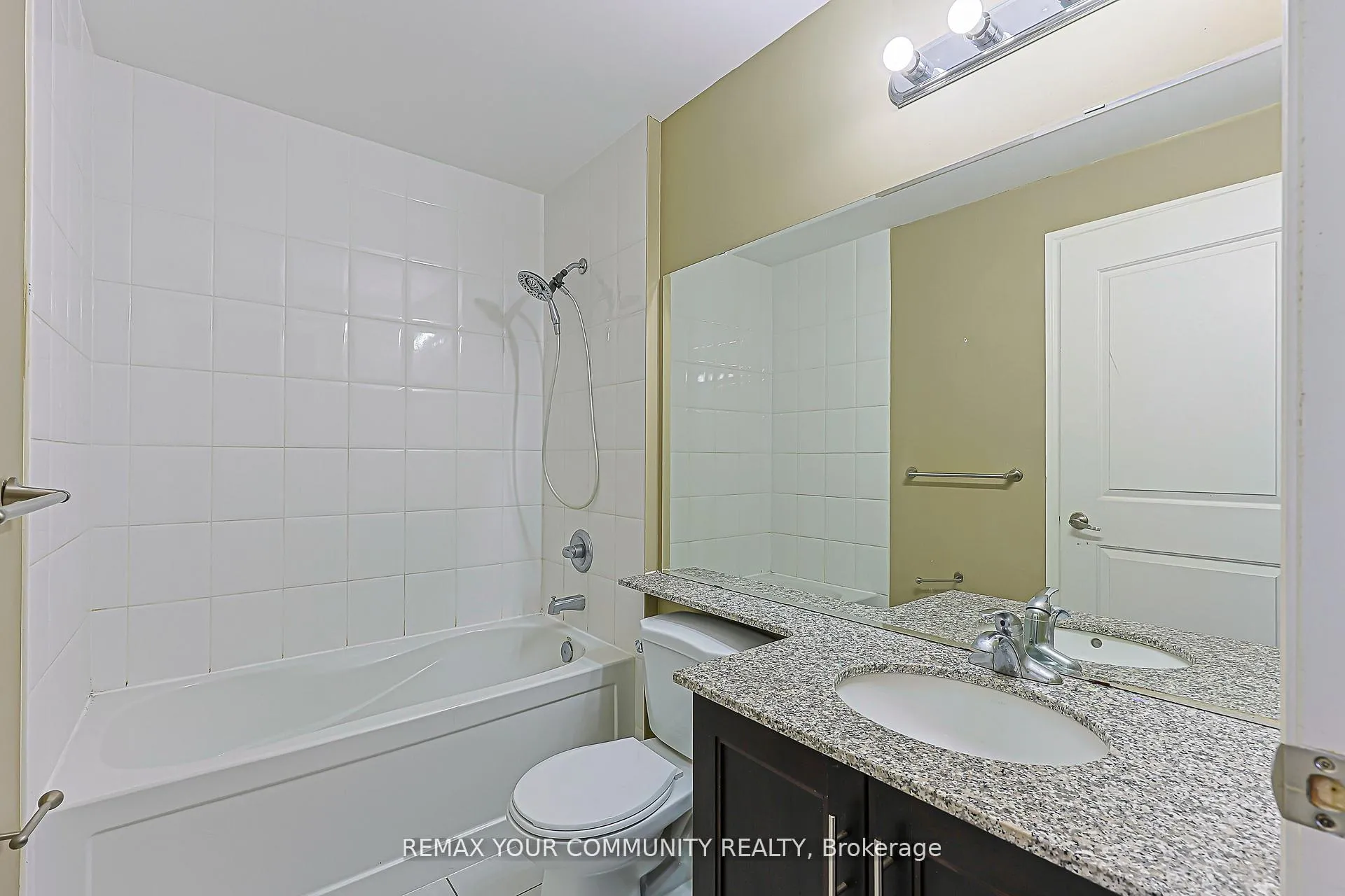 Photo 16 of Unit 1007, 9245 Jane Street, Vaughan, Maple — HOMEH