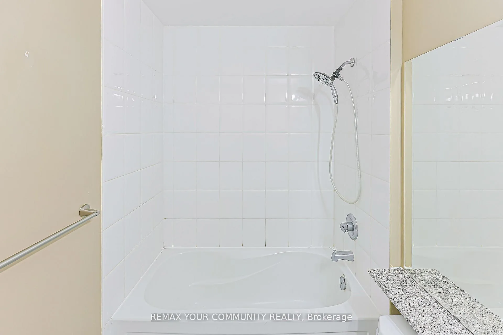 Photo 17 of Unit 1007, 9245 Jane Street, Vaughan, Maple — HOMEH