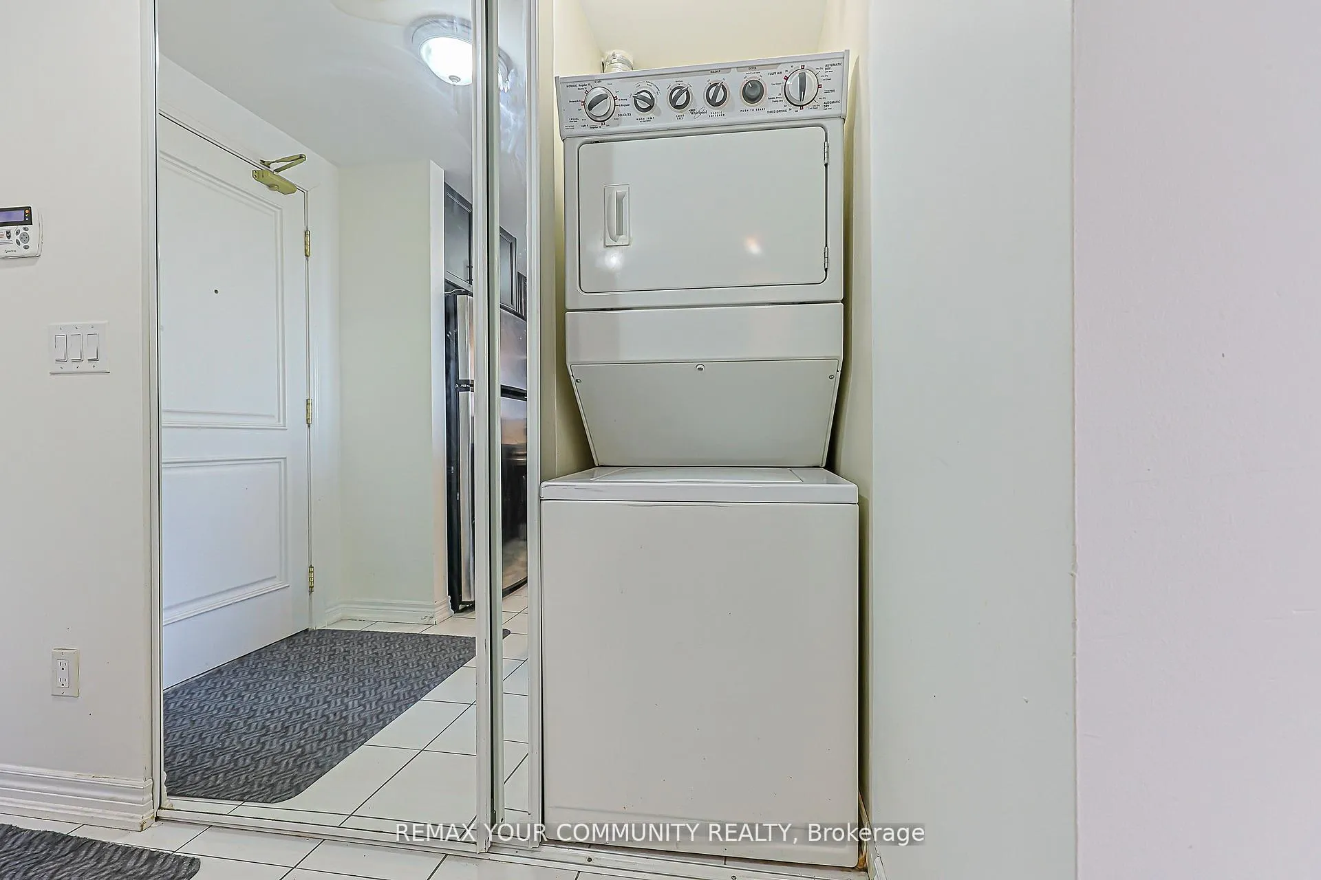 Photo 18 of Unit 1007, 9245 Jane Street, Vaughan, Maple — HOMEH
