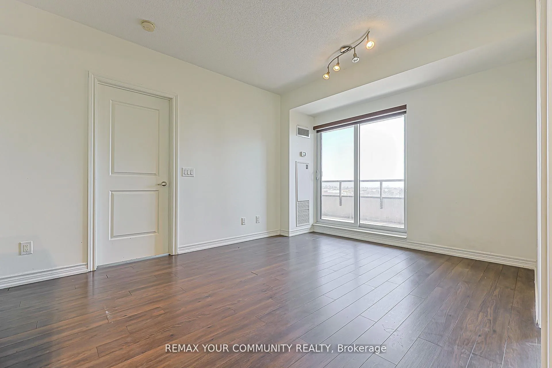 Photo 19 of Unit 1007, 9245 Jane Street, Vaughan, Maple — HOMEH