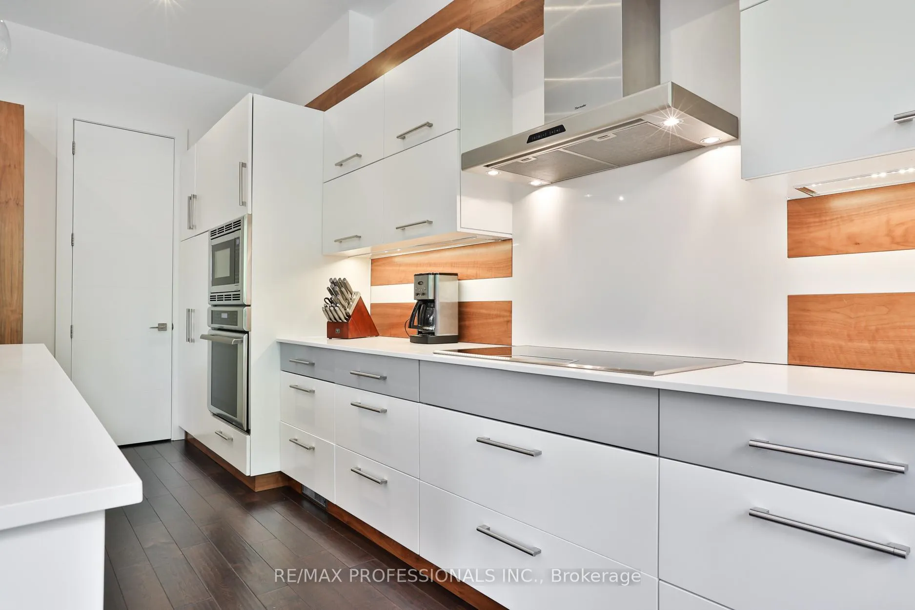 Photo 16 of 54 Renown Road, Etobicoke, Islington-City Centre West — HOMEH