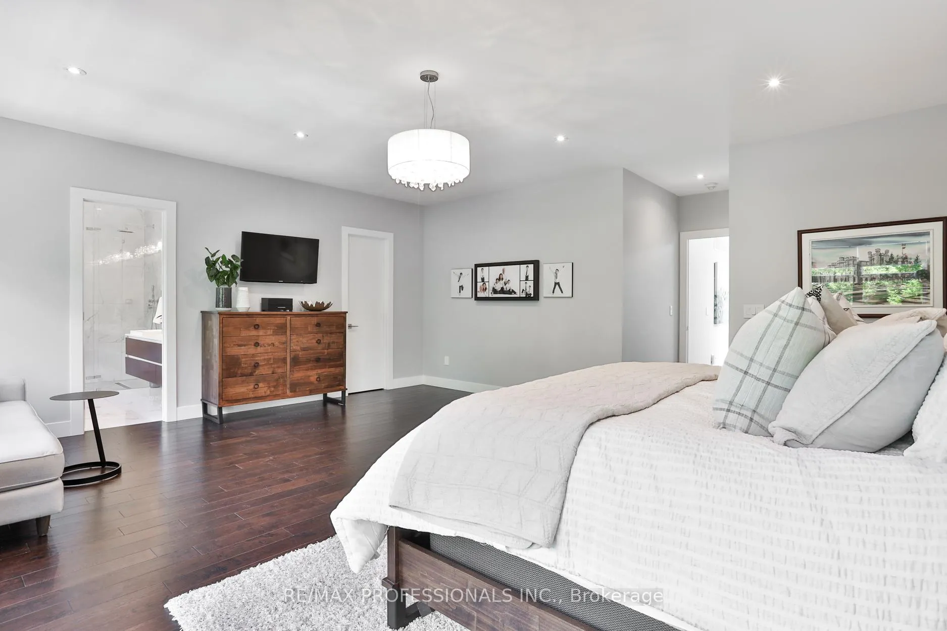 Photo 25 of 54 Renown Road, Etobicoke, Islington-City Centre West — HOMEH