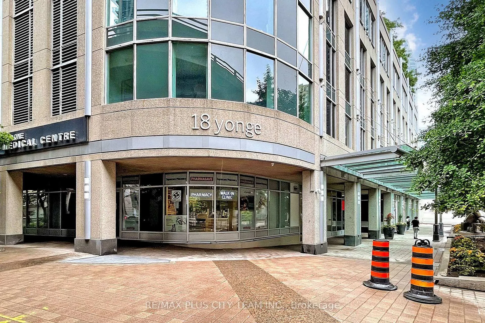 Front of Unit 1809, 18 Yonge Street