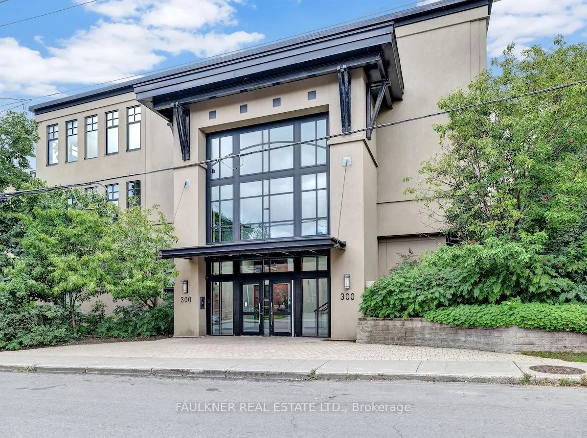 Front of Unit 302, 300 Powell Avenue