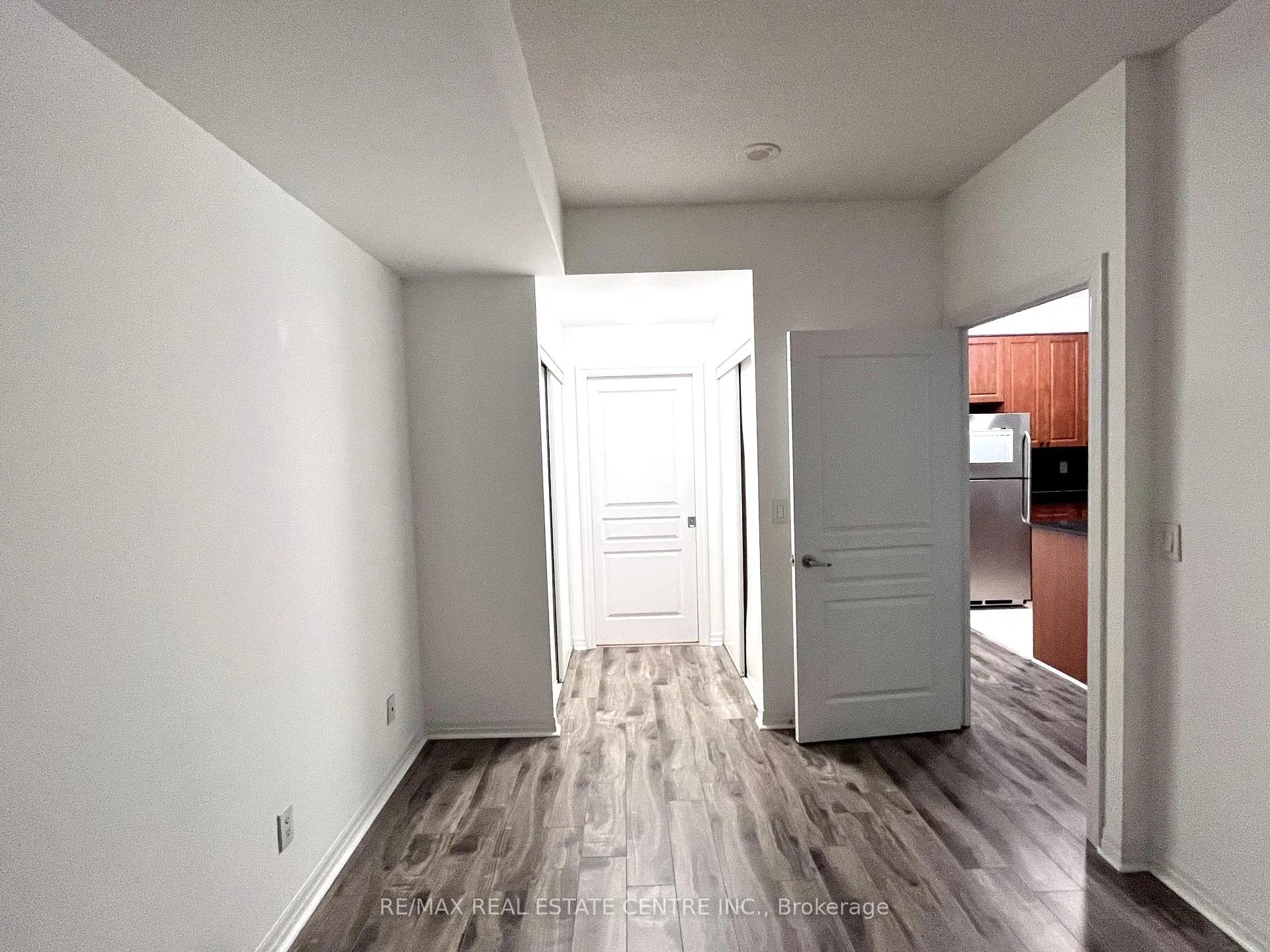 Photo 8 of Unit 907, 225 Webb Drive, Mississauga, City Centre — HOMEH