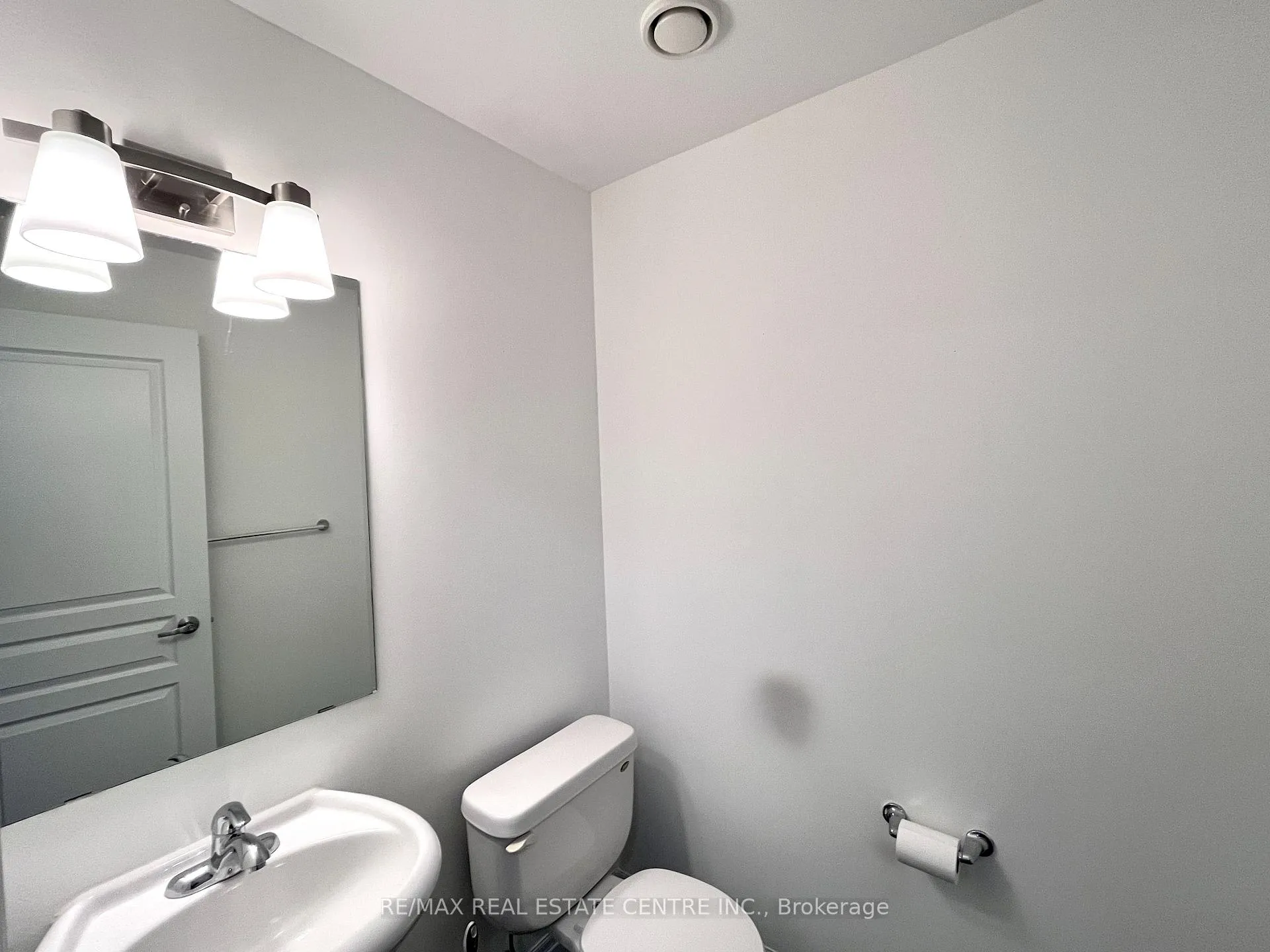 Photo 9 of Unit 907, 225 Webb Drive, Mississauga, City Centre — HOMEH