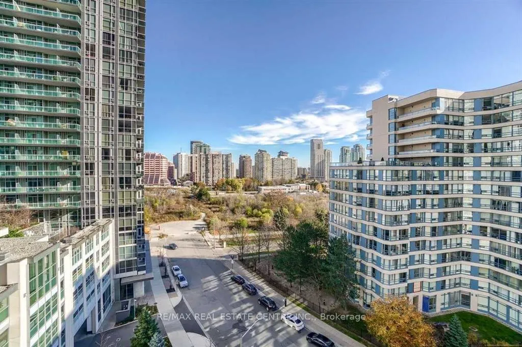 Photo 11 of Unit 907, 225 Webb Drive, Mississauga, City Centre — HOMEH