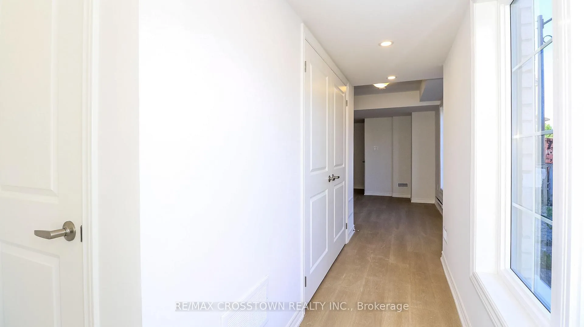 Photo 6 of Unit (24), 2017 Matteer Court, Innisfil, Alcona — HOMEH