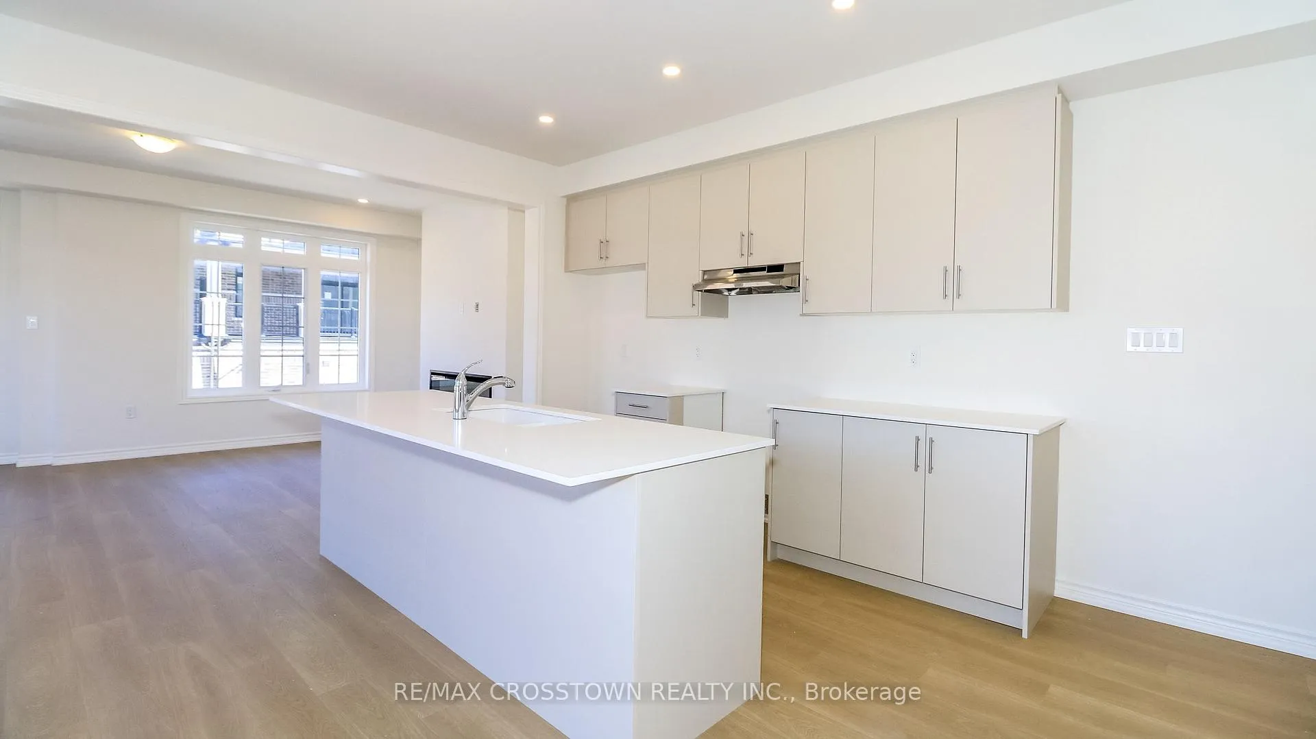Photo 9 of Unit (24), 2017 Matteer Court, Innisfil, Alcona — HOMEH