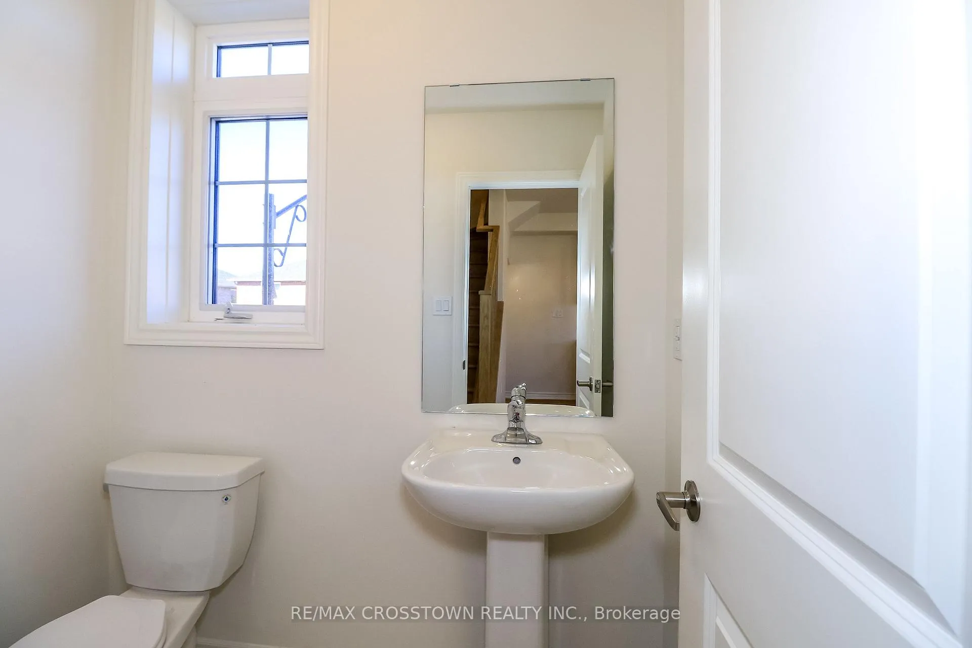 Photo 16 of Unit (24), 2017 Matteer Court, Innisfil, Alcona — HOMEH