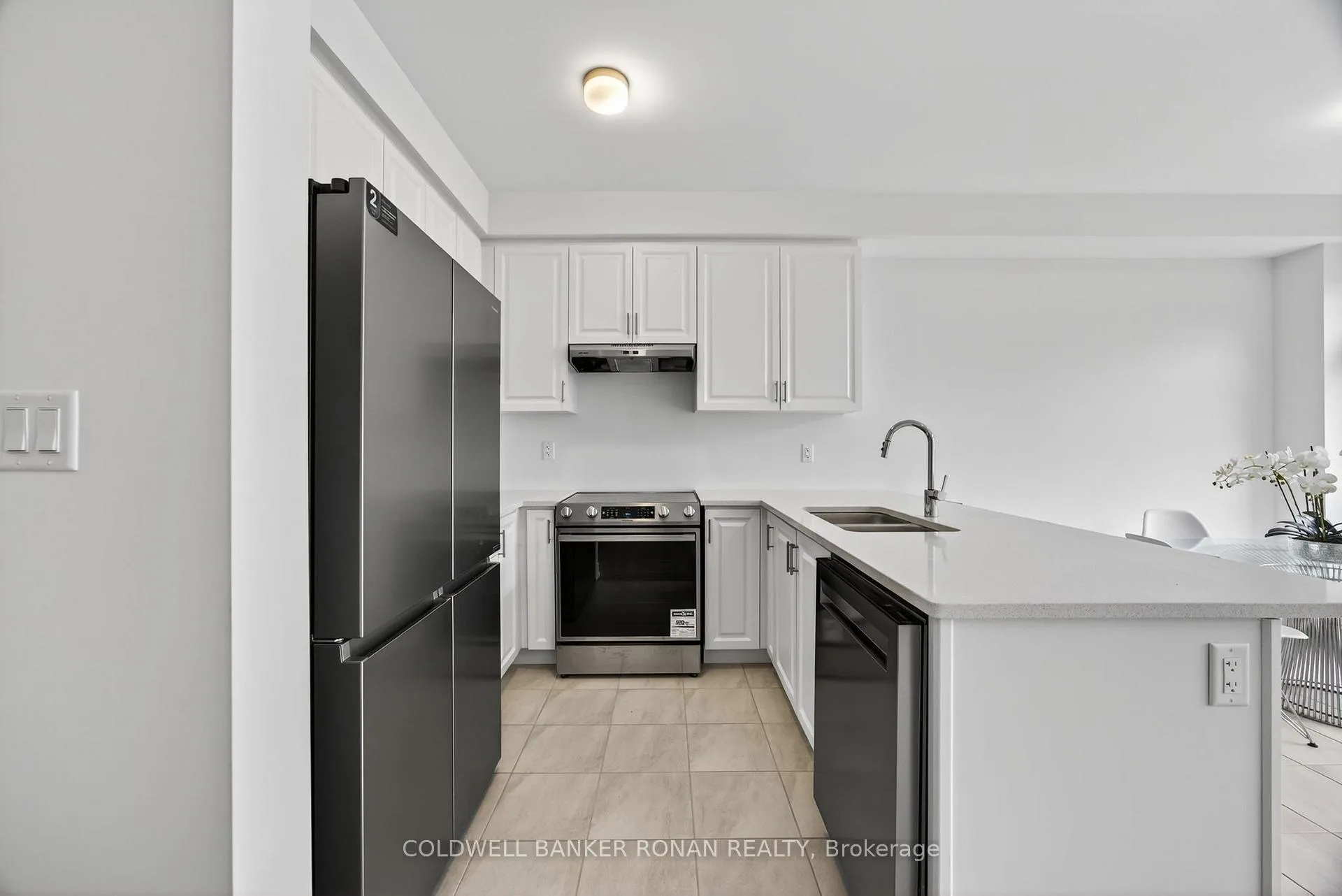 Photo 9 of 29 Milady Crescent, Barrie, Rural Barrie Southeast — HOMEH