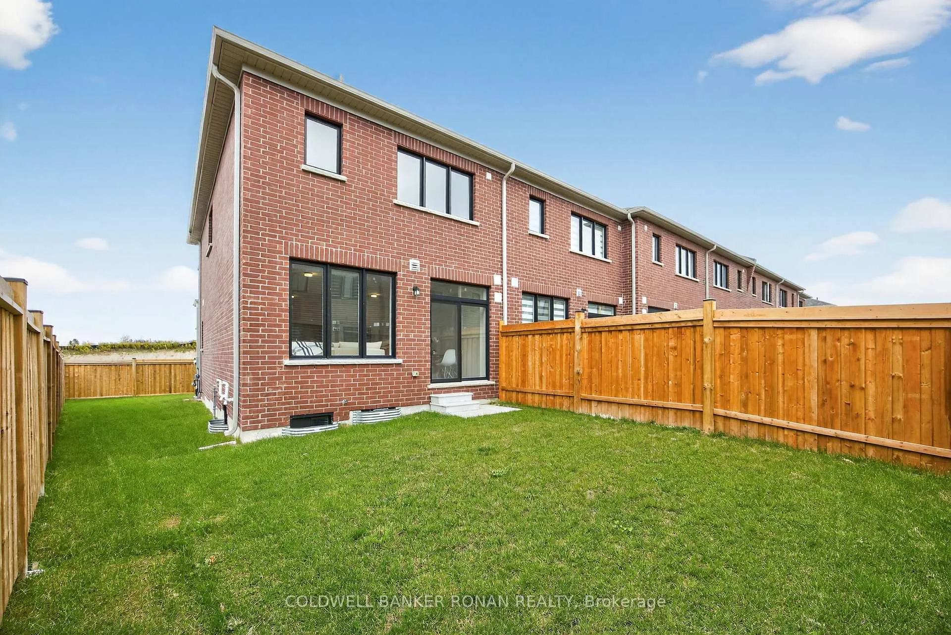 Photo 35 of 29 Milady Crescent, Barrie, Rural Barrie Southeast — HOMEH