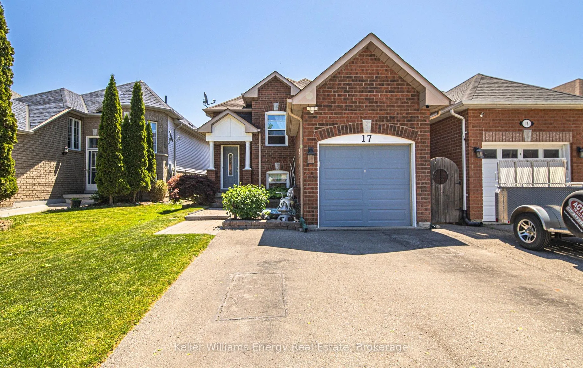 Photo 1 of 17 Abernethy Crescent, Clarington, Bowmanville — HOMEH