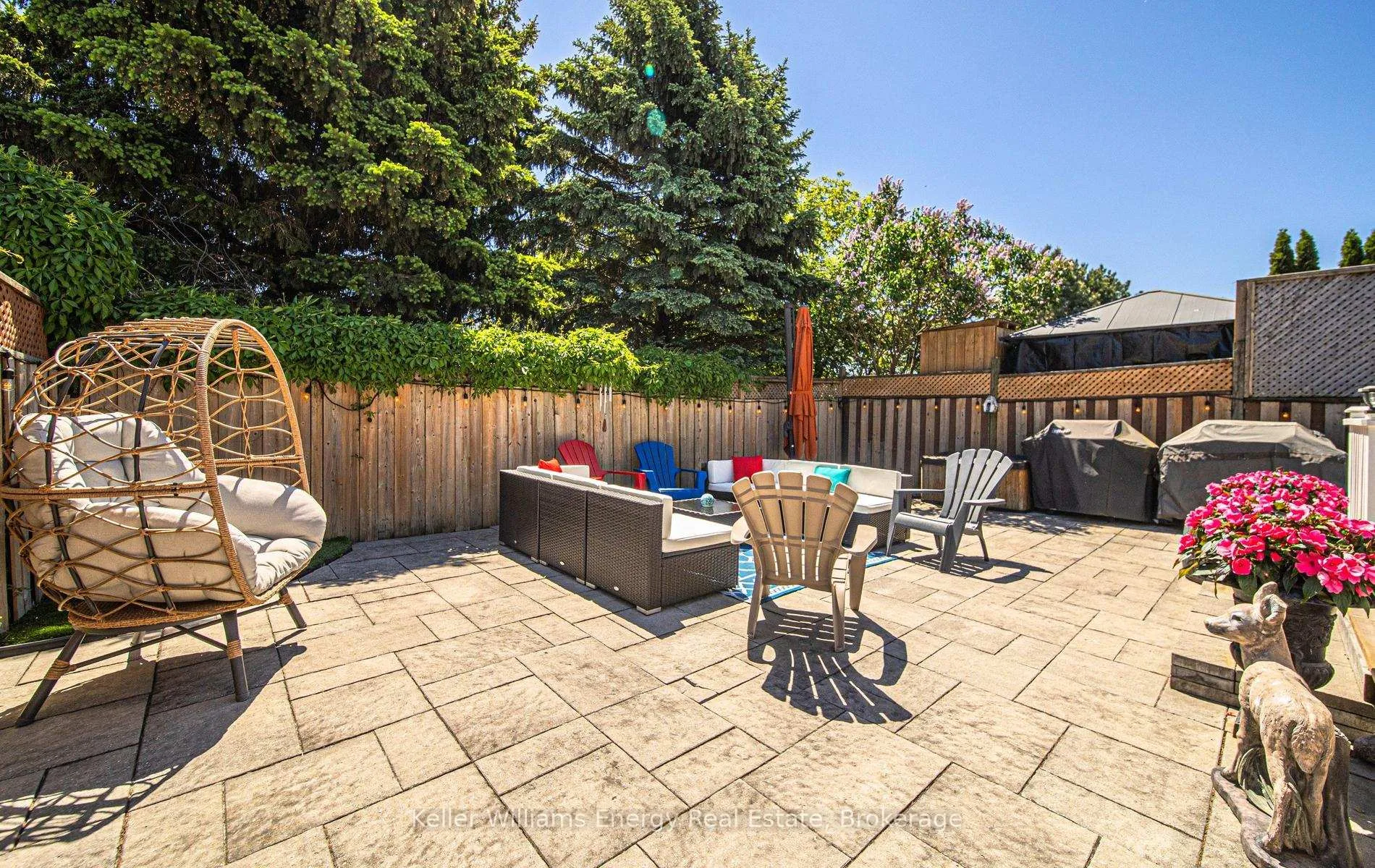 Photo 5 of 17 Abernethy Crescent, Clarington, Bowmanville — HOMEH