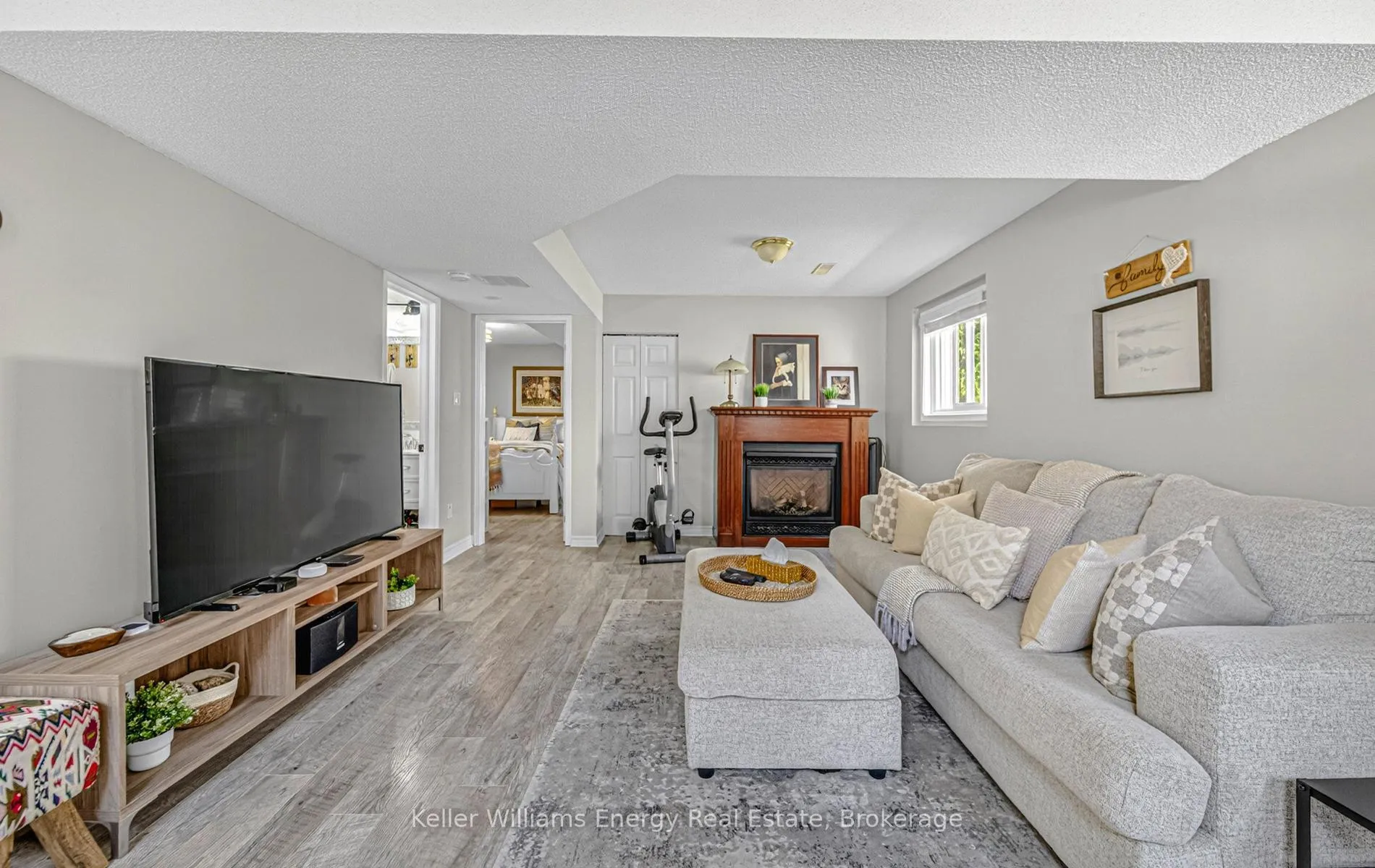 Photo 23 of 17 Abernethy Crescent, Clarington, Bowmanville — HOMEH