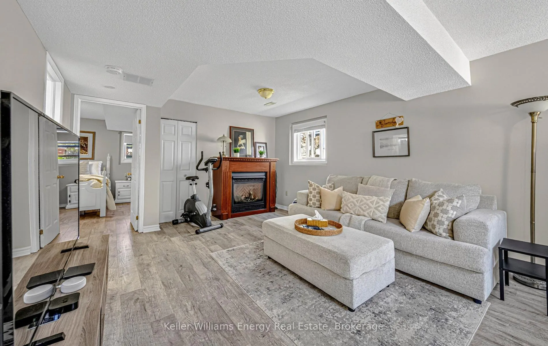 Photo 26 of 17 Abernethy Crescent, Clarington, Bowmanville — HOMEH