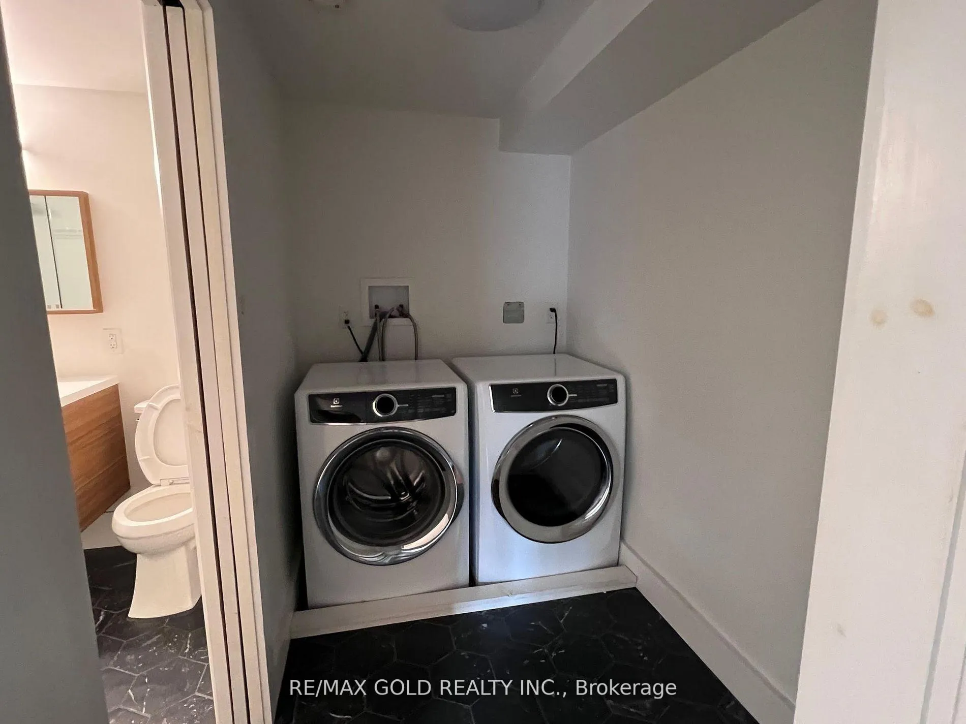 Photo 19 of Unit 2B, 2215 Danforth Avenue, Toronto, East End-Danforth — HOMEH