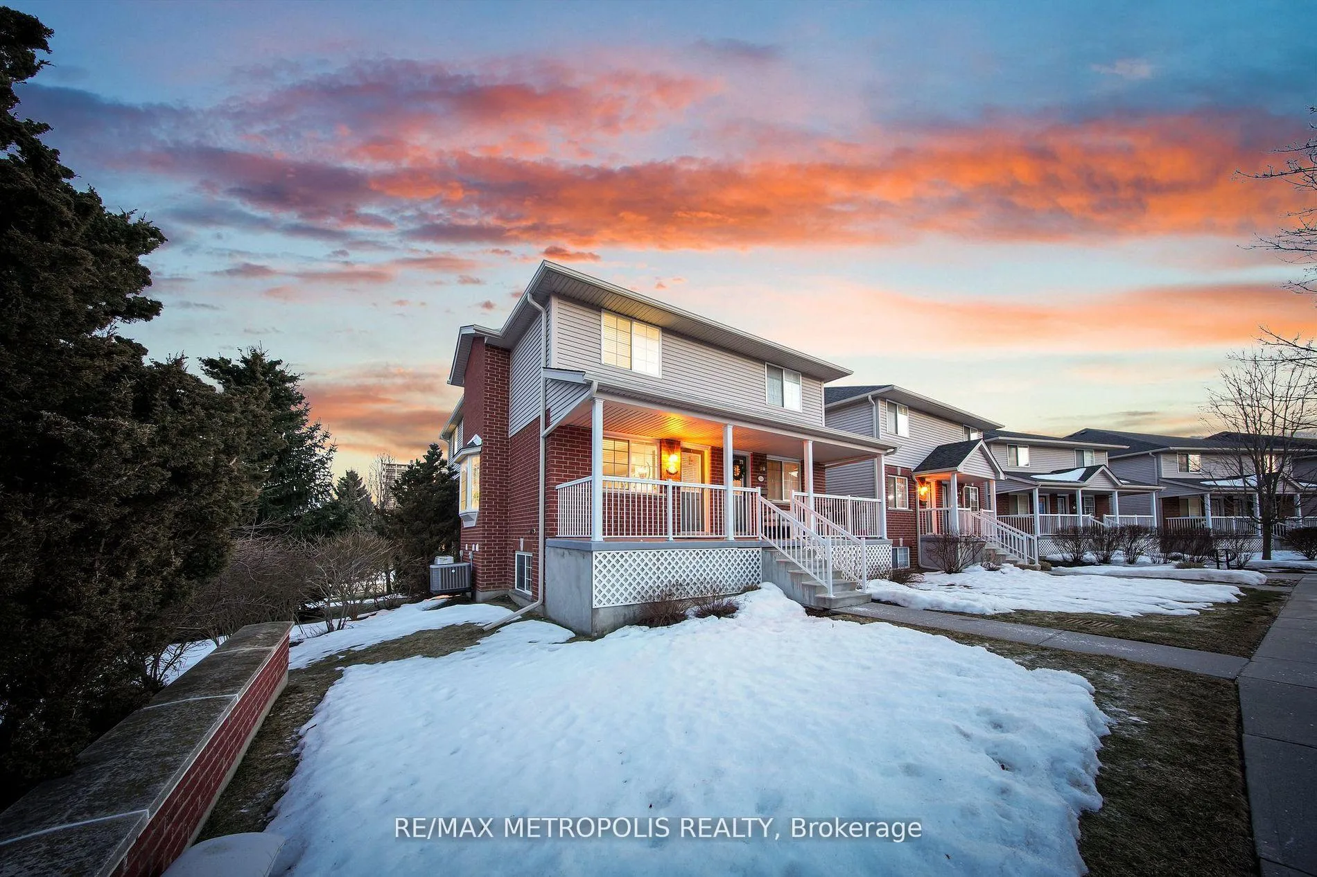 Photo 2 of Unit 15B, 139 Brighton Street, Waterloo, Beechwood/University — HOMEH