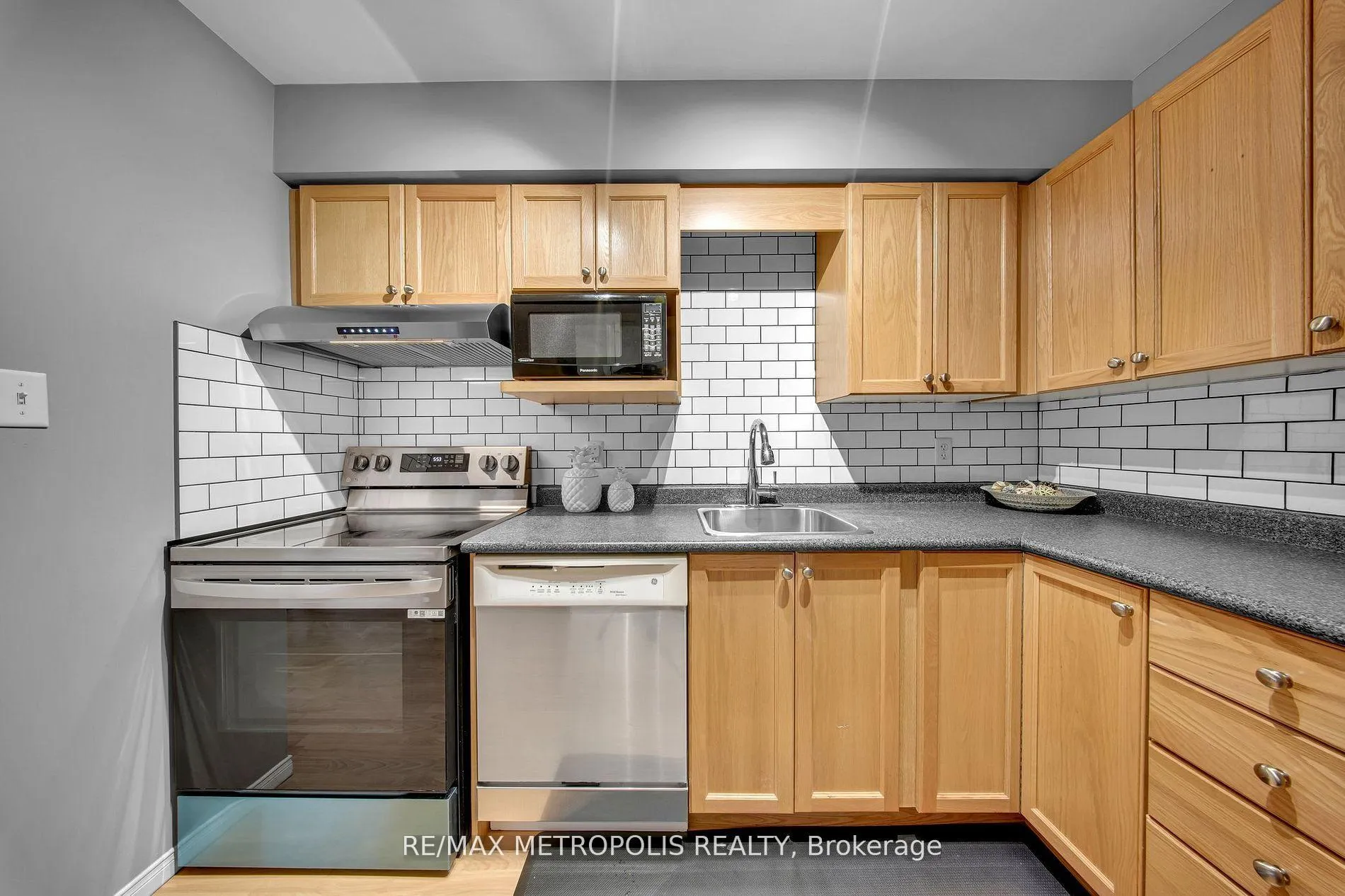 Photo 11 of Unit 15B, 139 Brighton Street, Waterloo, Beechwood/University — HOMEH