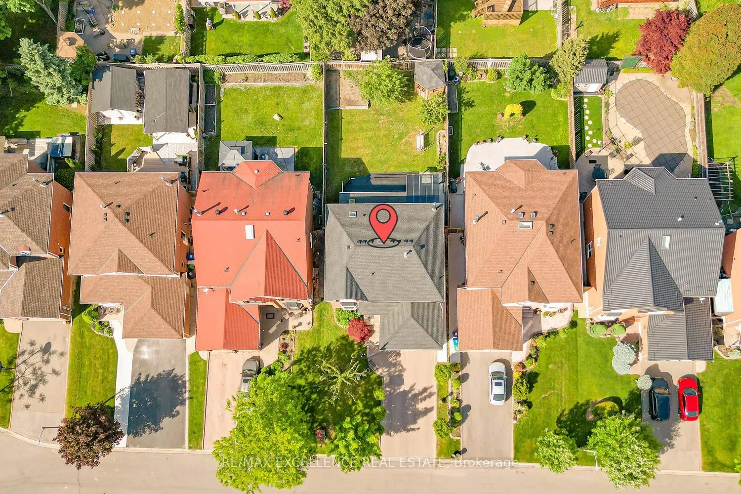Photo 2 of 24 Lilly Crescent, Brampton, Brampton South — HOMEH