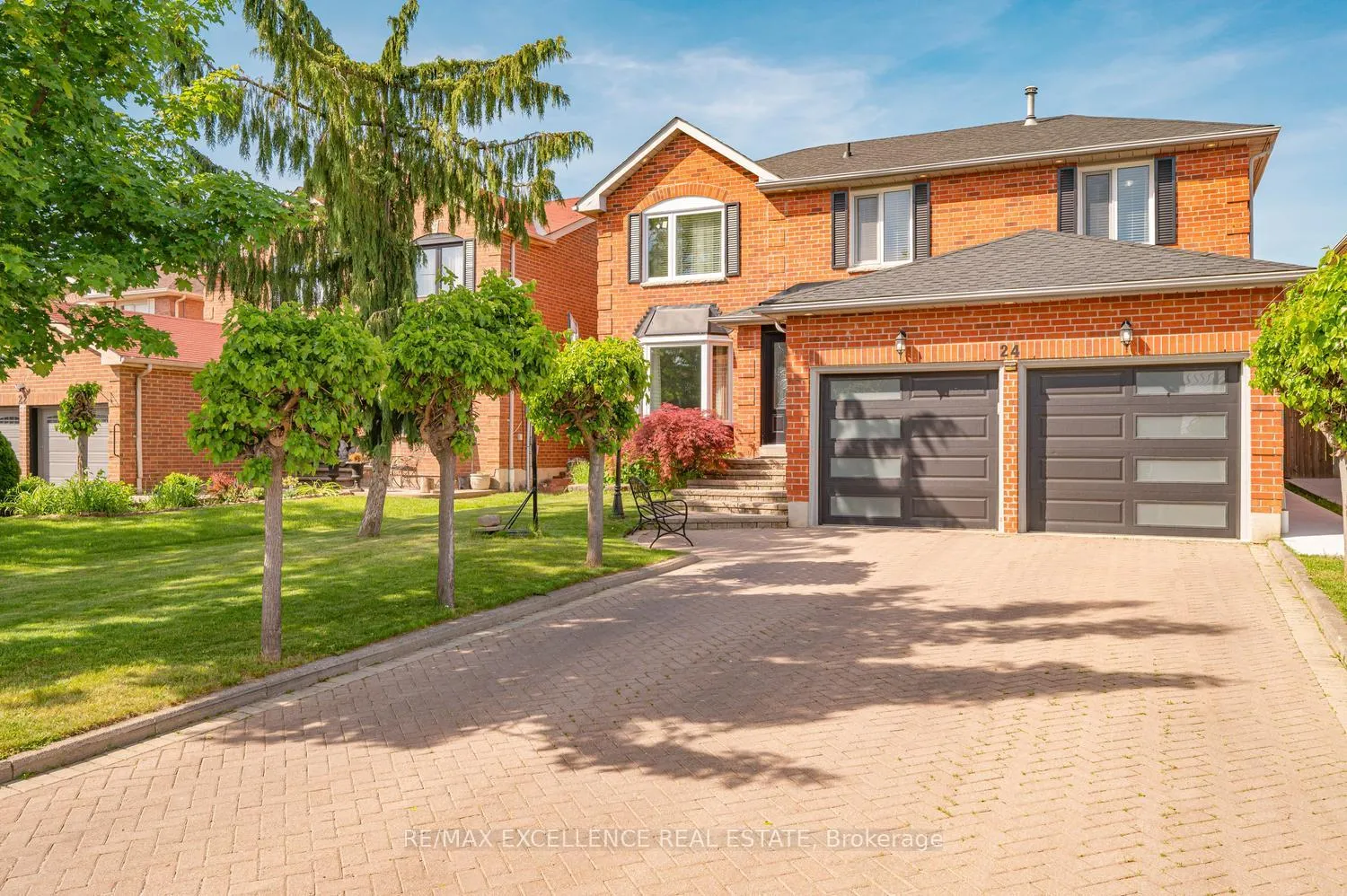 Photo 3 of 24 Lilly Crescent, Brampton, Brampton South — HOMEH