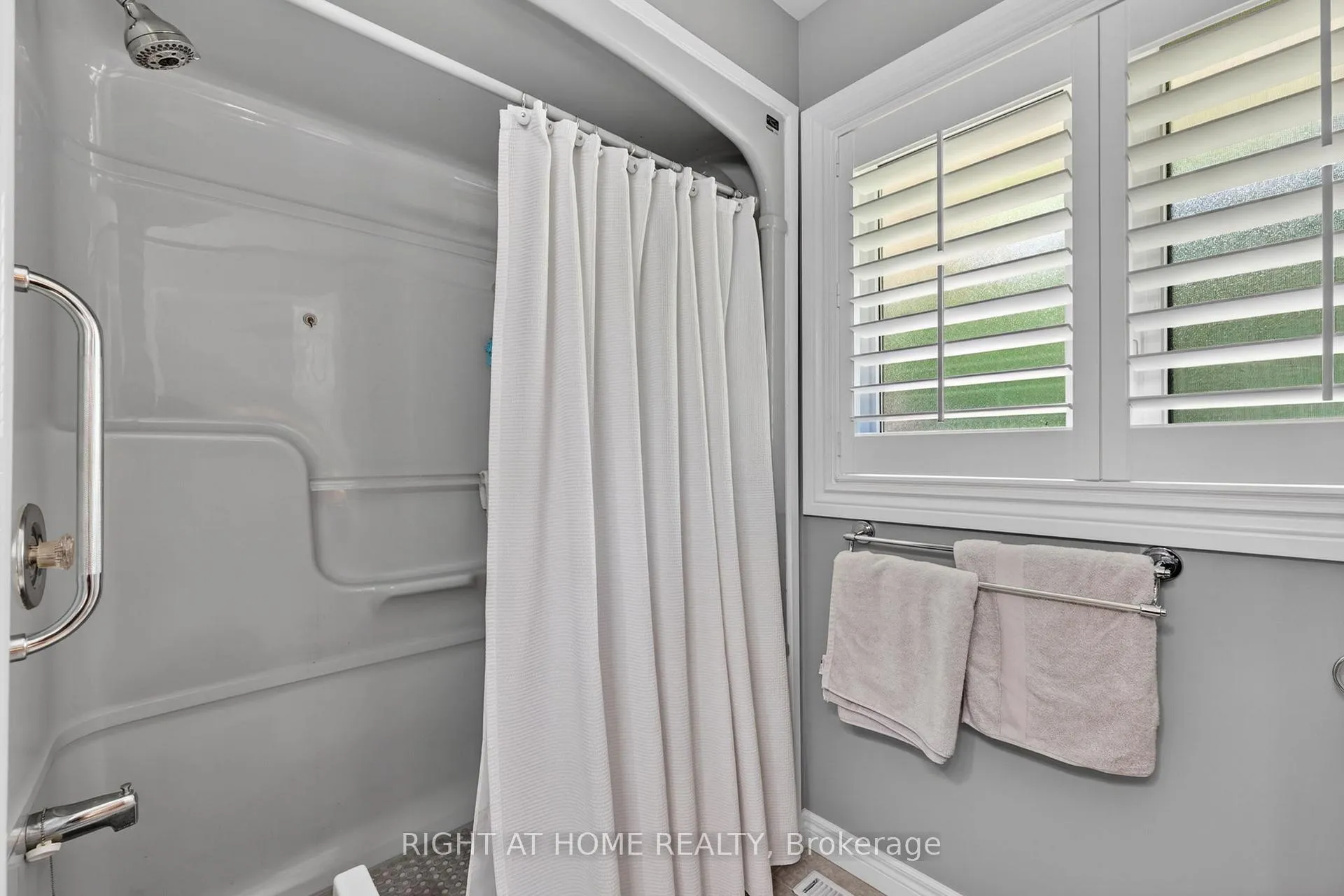 Photo 29 of 23 Holloway Lane, Springwater, Midhurst — HOMEH