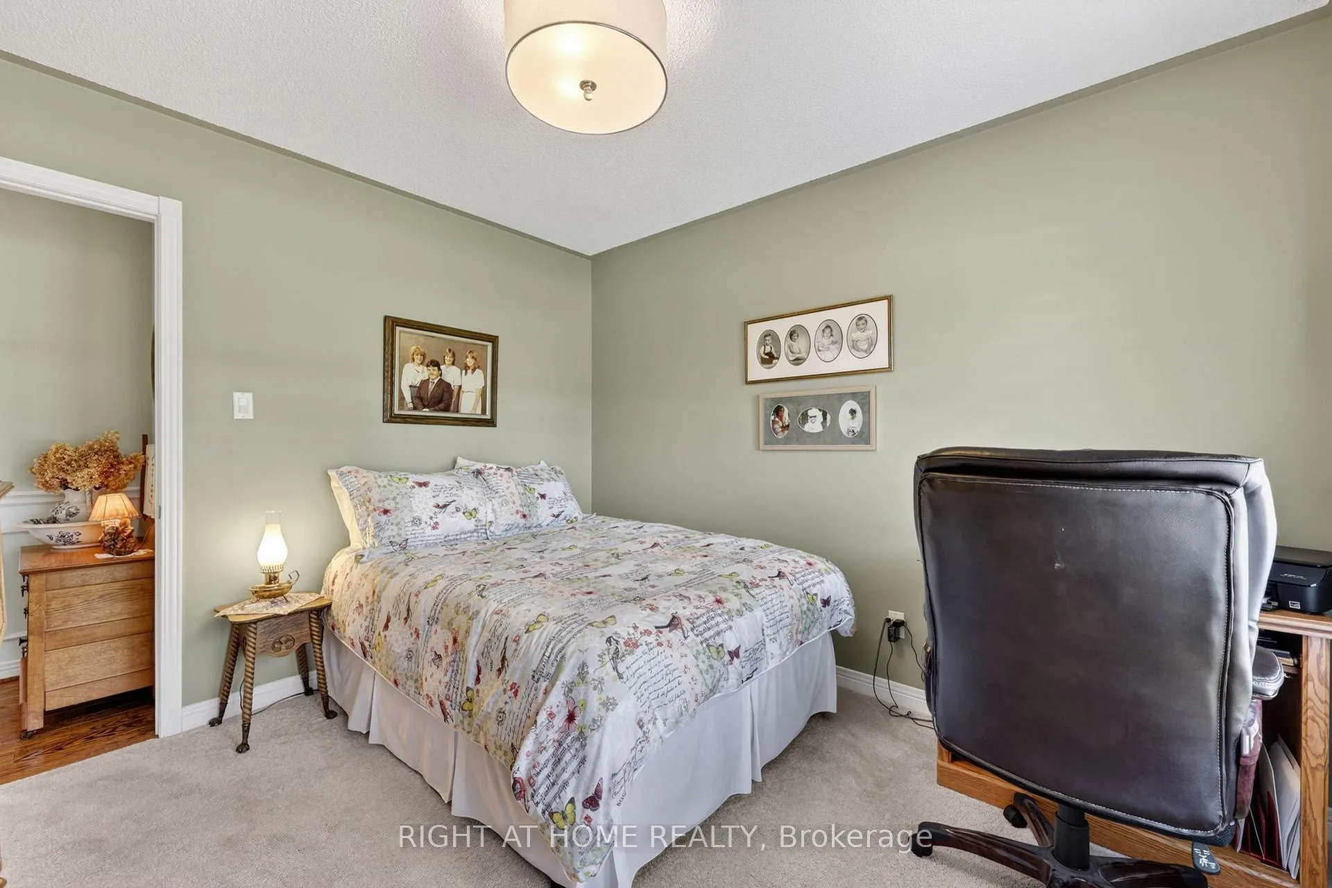 Photo 34 of 23 Holloway Lane, Springwater, Midhurst — HOMEH