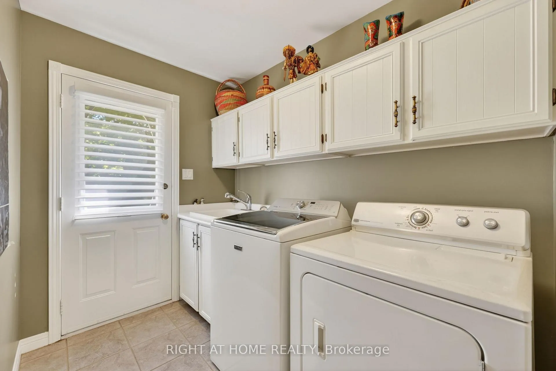 Photo 37 of 23 Holloway Lane, Springwater, Midhurst — HOMEH