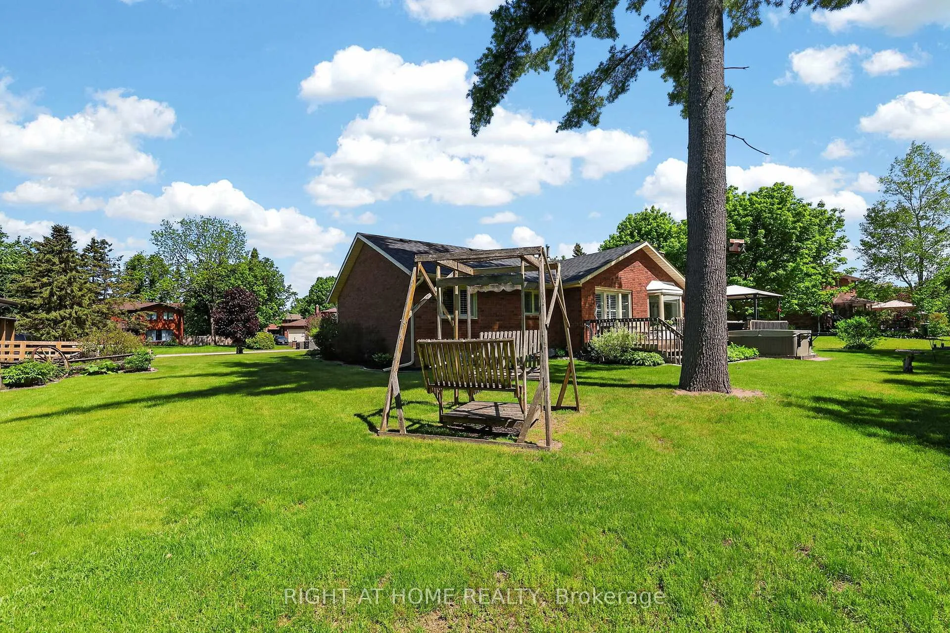 Photo 49 of 23 Holloway Lane, Springwater, Midhurst — HOMEH