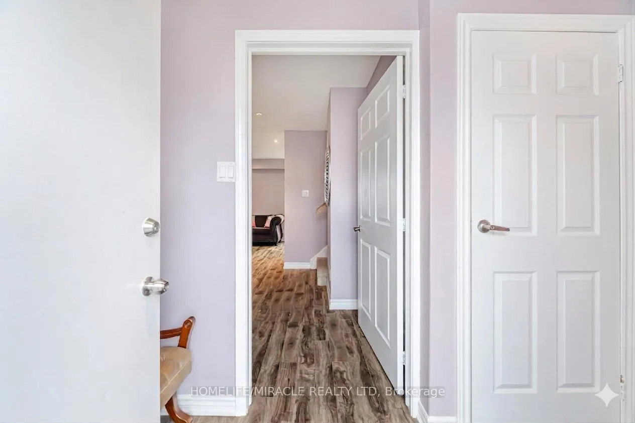 Photo 3 of 62 Elmvale Avenue, Brampton, Heart Lake West — HOMEH