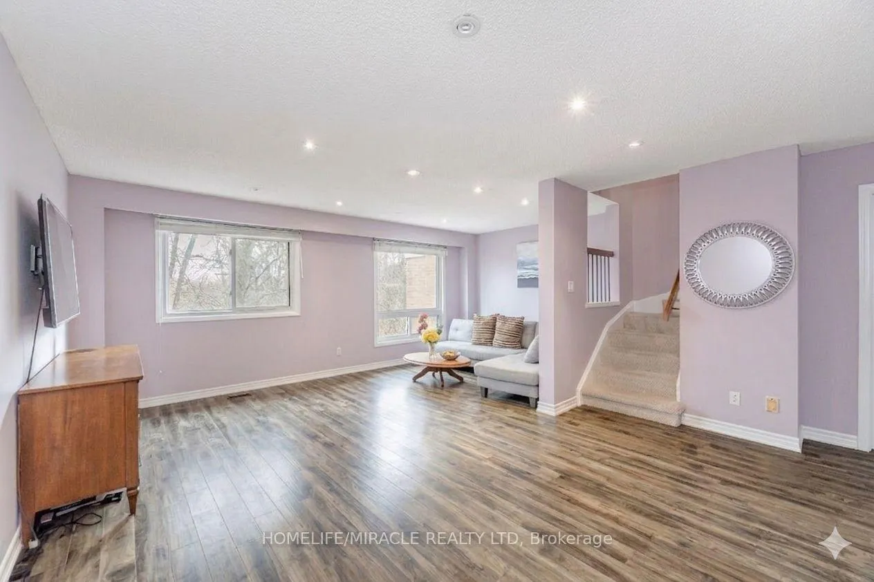 Photo 5 of 62 Elmvale Avenue, Brampton, Heart Lake West — HOMEH
