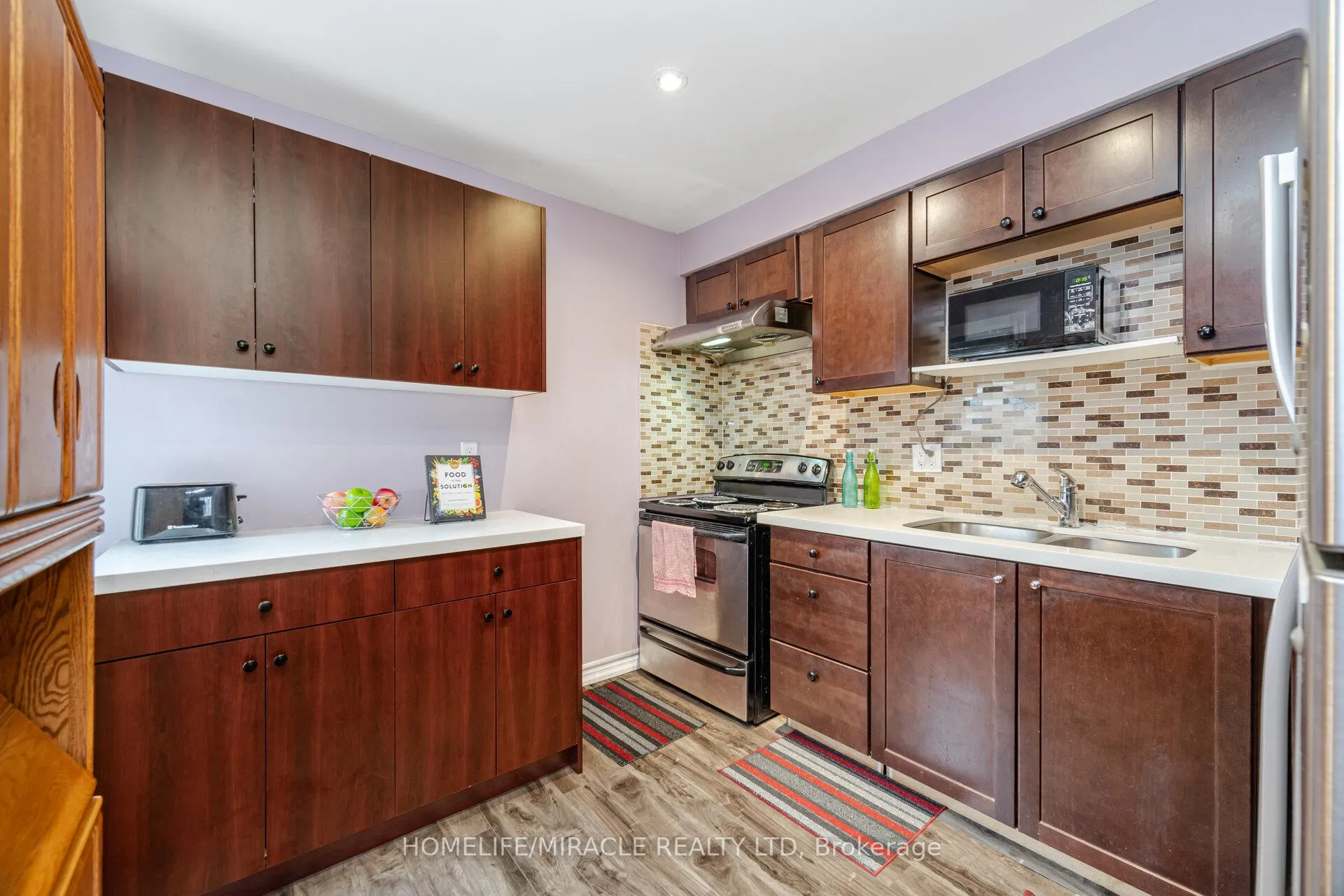 Photo 8 of 62 Elmvale Avenue, Brampton, Heart Lake West — HOMEH