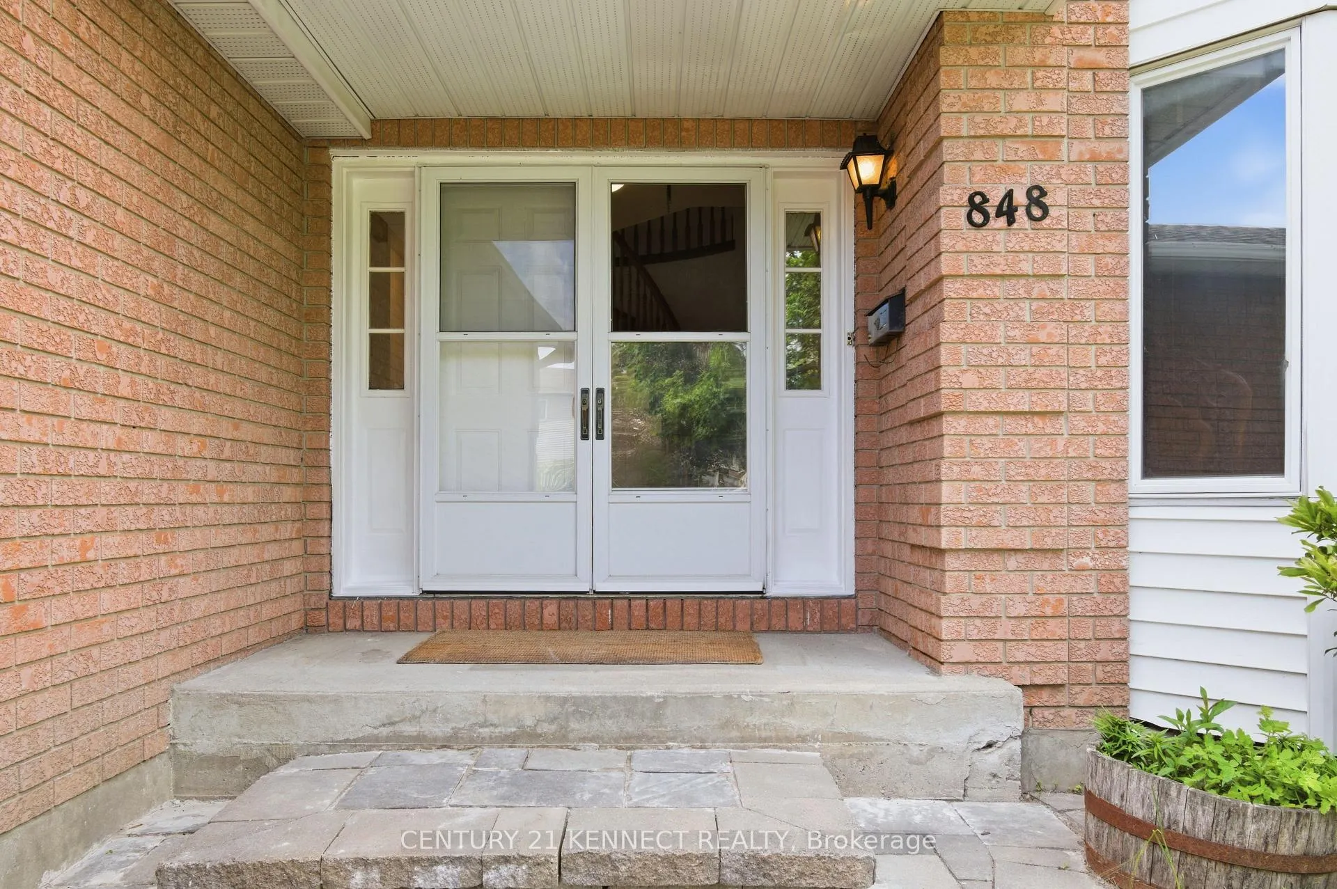Photo 5 of 848 Fairlawn Avenue, Ottawa, McKellar Heights/Glabar Park — HOMEH